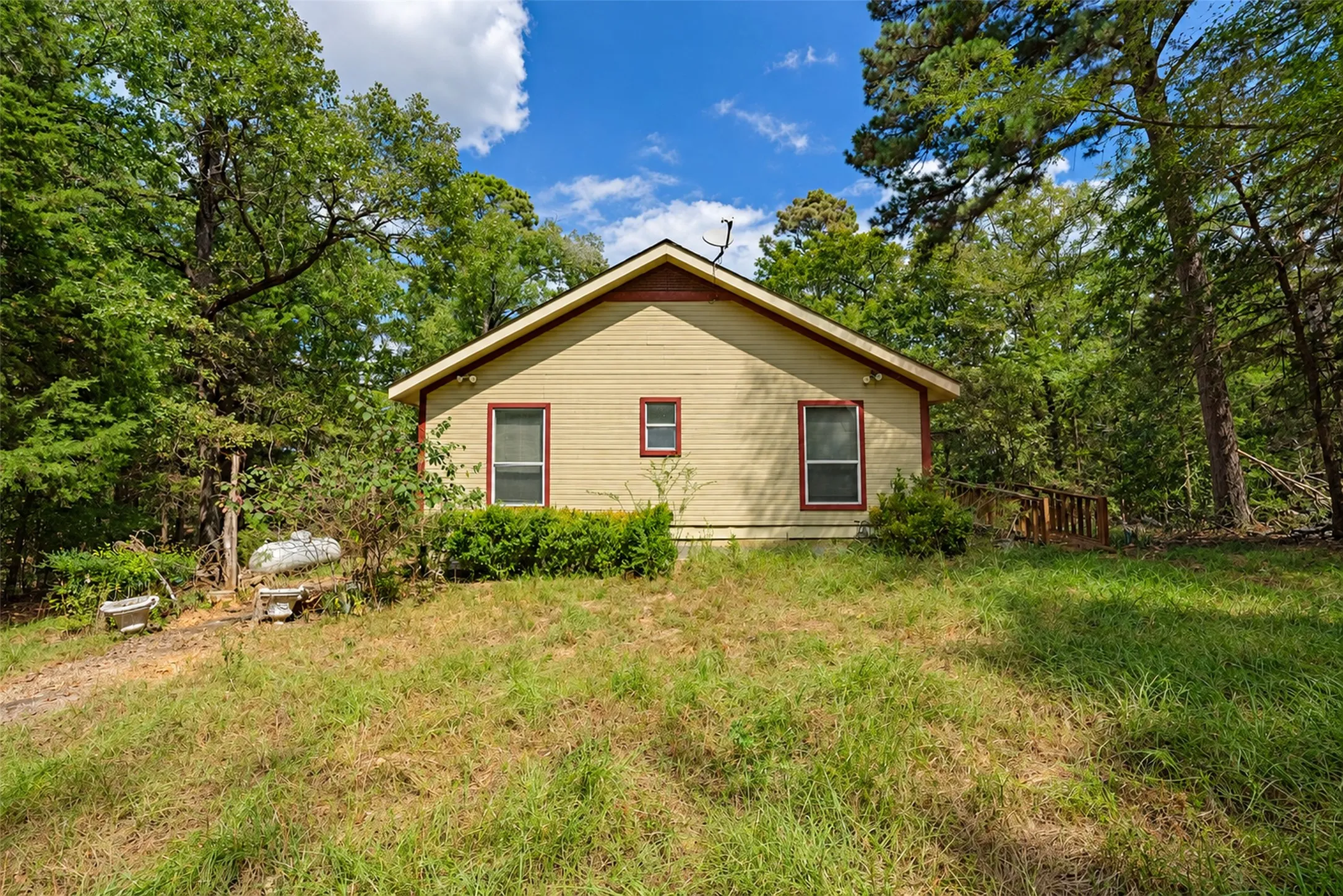 Farm For Sale in Anderson County , 20436 Fm 315, Palestine, Texas 75803, 3 Bedroom, 2 Bathroom, Garage spaces, 2,048 Sqft, built in 1999, mls#21407322, Real Estate Agent in Palestine, Homes For Sale in Anderson county, Homes For Sale in Palestine, Realtor in Palestine Texas, Real Estate Brokerage Independent Realty Texas, Luminita Cordes Realtor