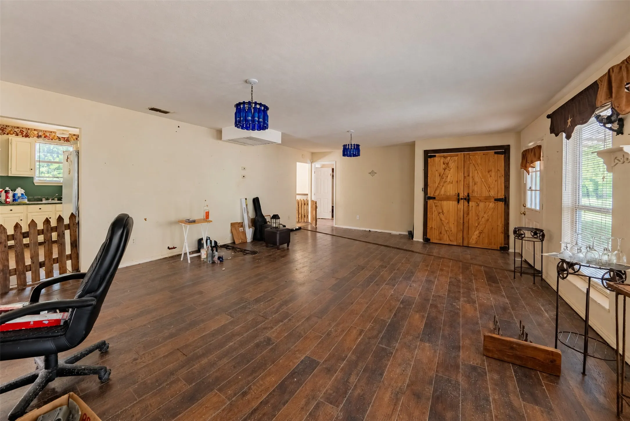 Farm For Sale in Anderson County , 20436 Fm 315, Palestine, Texas 75803, 3 Bedroom, 2 Bathroom, Garage spaces, 2,048 Sqft, built in 1999, mls#21407322, Real Estate Agent in Palestine, Homes For Sale in Anderson county, Homes For Sale in Palestine, Realtor in Palestine Texas, Real Estate Brokerage Independent Realty Texas, Luminita Cordes Realtor