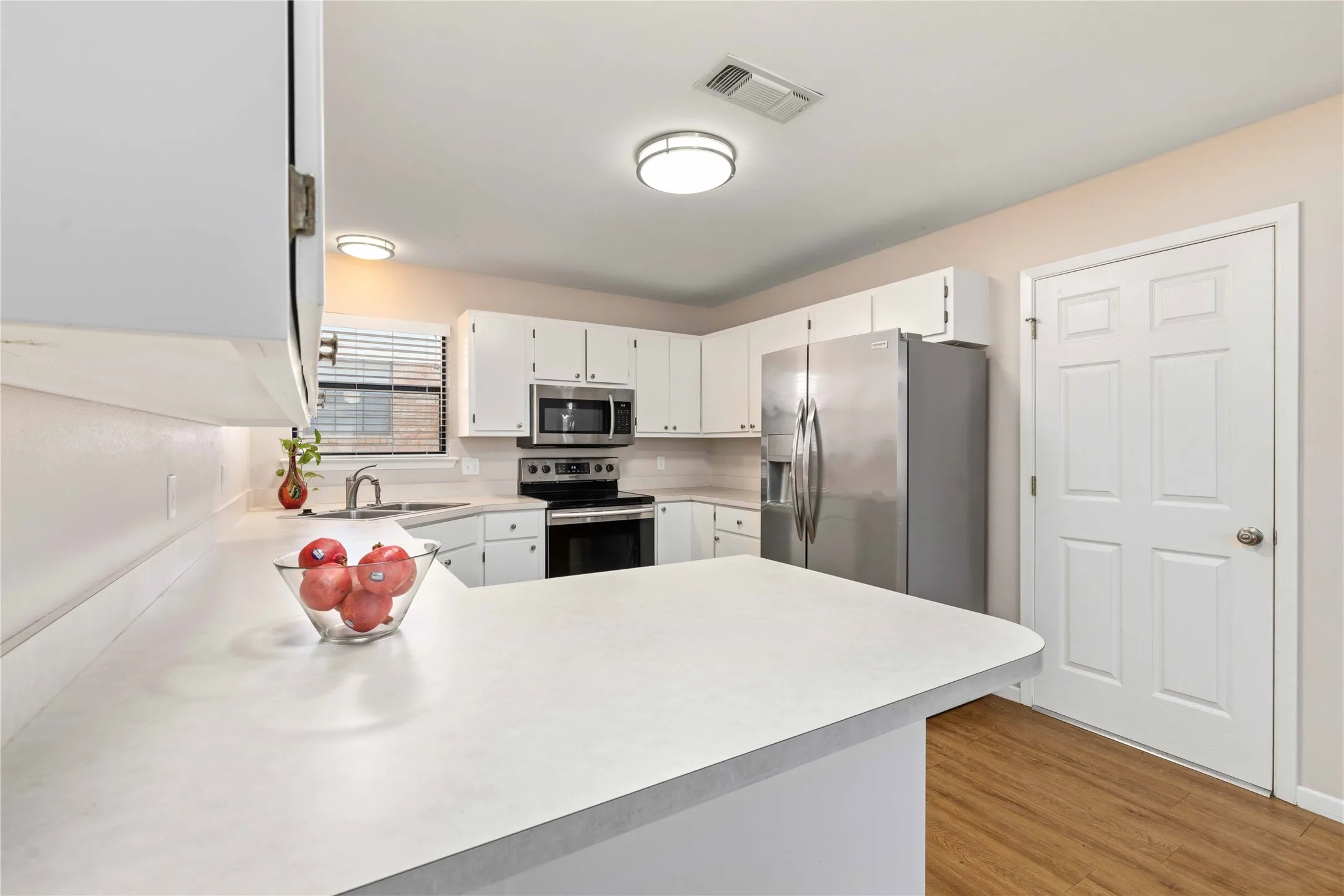 Single Family Residence For Sale in Brown County , 133 Azalea Drive, Brownwood, Texas 76801, 2 Bedroom, 2 Bathroom, 1 Garage spaces, 1,391 Sqft, built in 1999, mls#21407324, Real Estate Agent in Brownwood, Homes For Sale in Brown county, Homes For Sale in Brownwood, Realtor in Brownwood Texas, Real Estate Brokerage Independent Realty Texas, Luminita Cordes Realtor