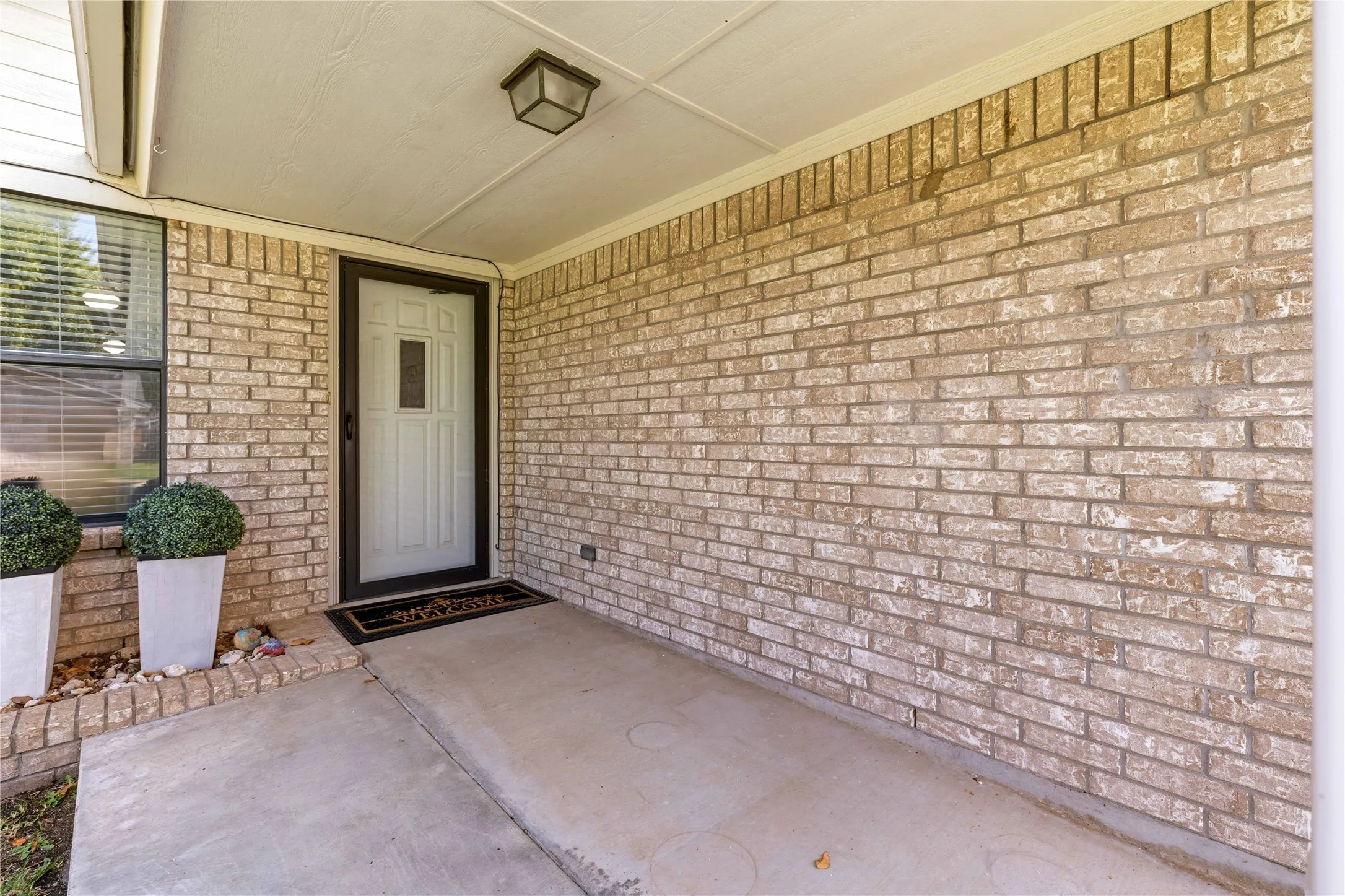 Single Family Residence For Sale in Brown County , 133 Azalea Drive, Brownwood, Texas 76801, 2 Bedroom, 2 Bathroom, 1 Garage spaces, 1,391 Sqft, built in 1999, mls#21407324, Real Estate Agent in Brownwood, Homes For Sale in Brown county, Homes For Sale in Brownwood, Realtor in Brownwood Texas, Real Estate Brokerage Independent Realty Texas, Luminita Cordes Realtor