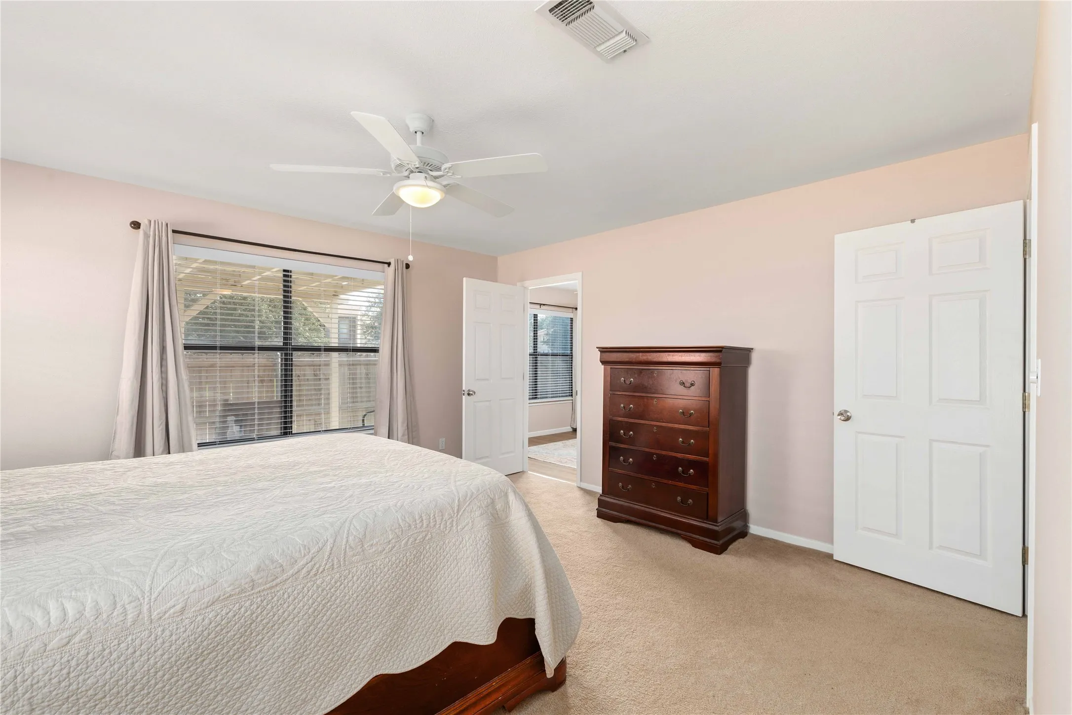 Single Family Residence For Sale in Brown County , 133 Azalea Drive, Brownwood, Texas 76801, 2 Bedroom, 2 Bathroom, 1 Garage spaces, 1,391 Sqft, built in 1999, mls#21407324, Real Estate Agent in Brownwood, Homes For Sale in Brown county, Homes For Sale in Brownwood, Realtor in Brownwood Texas, Real Estate Brokerage Independent Realty Texas, Luminita Cordes Realtor