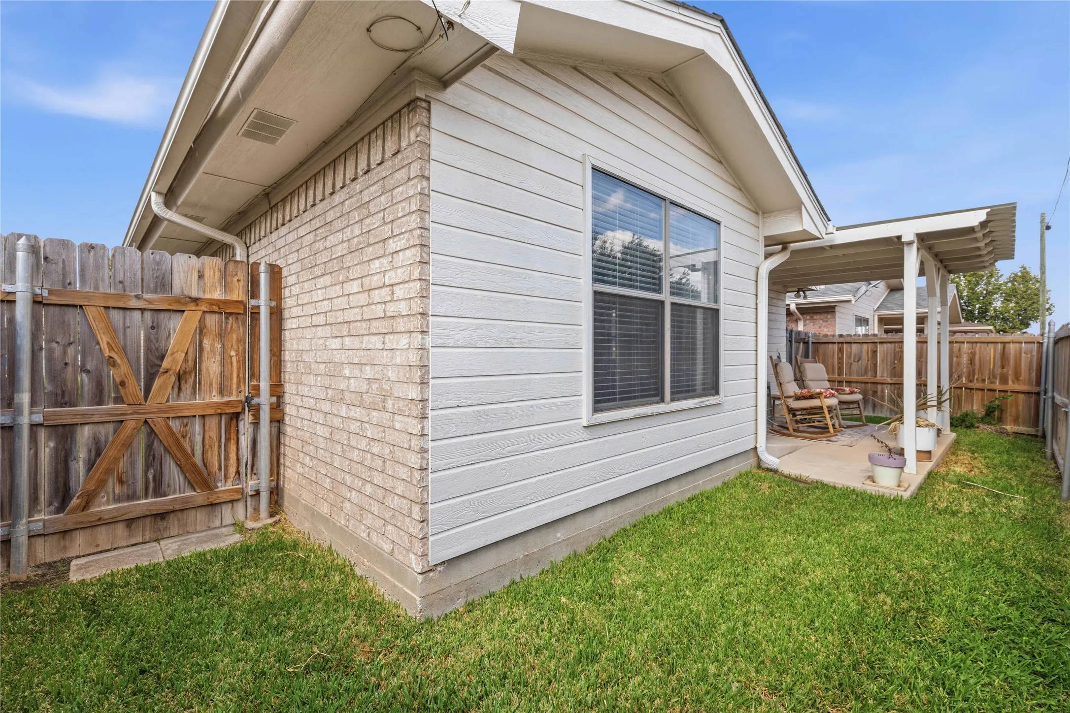 Single Family Residence For Sale in Brown County , 133 Azalea Drive, Brownwood, Texas 76801, 2 Bedroom, 2 Bathroom, 1 Garage spaces, 1,391 Sqft, built in 1999, mls#21407324, Real Estate Agent in Brownwood, Homes For Sale in Brown county, Homes For Sale in Brownwood, Realtor in Brownwood Texas, Real Estate Brokerage Independent Realty Texas, Luminita Cordes Realtor