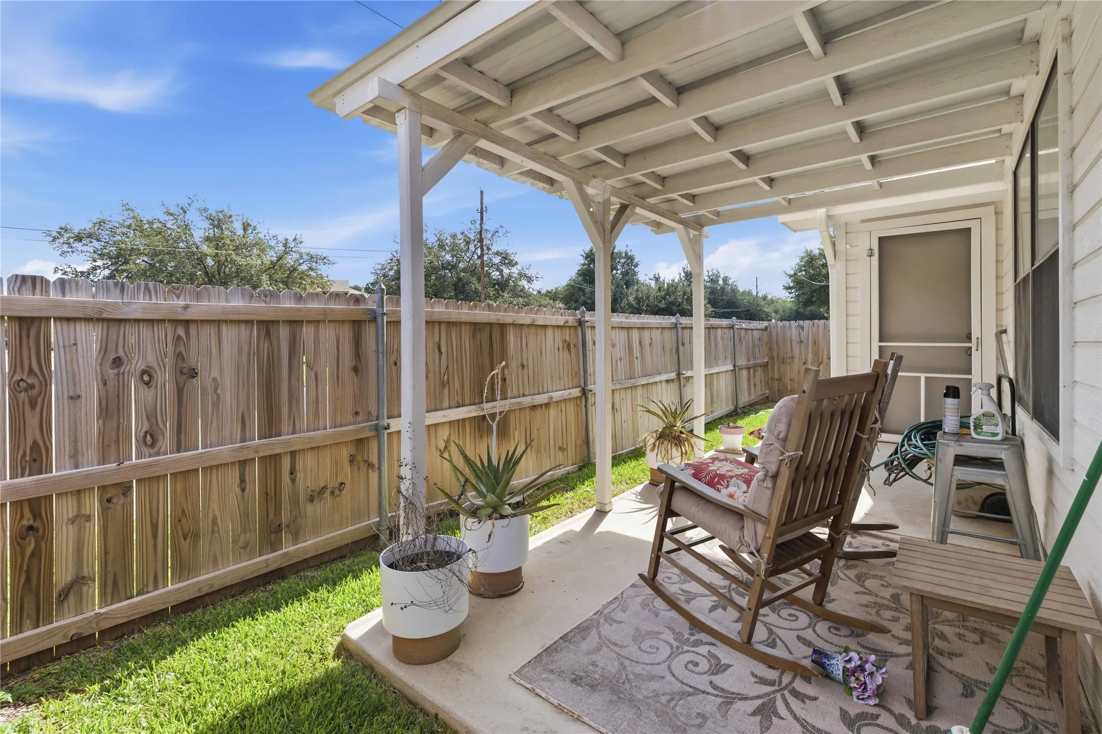 Single Family Residence For Sale in Brown County , 133 Azalea Drive, Brownwood, Texas 76801, 2 Bedroom, 2 Bathroom, 1 Garage spaces, 1,391 Sqft, built in 1999, mls#21407324, Real Estate Agent in Brownwood, Homes For Sale in Brown county, Homes For Sale in Brownwood, Realtor in Brownwood Texas, Real Estate Brokerage Independent Realty Texas, Luminita Cordes Realtor