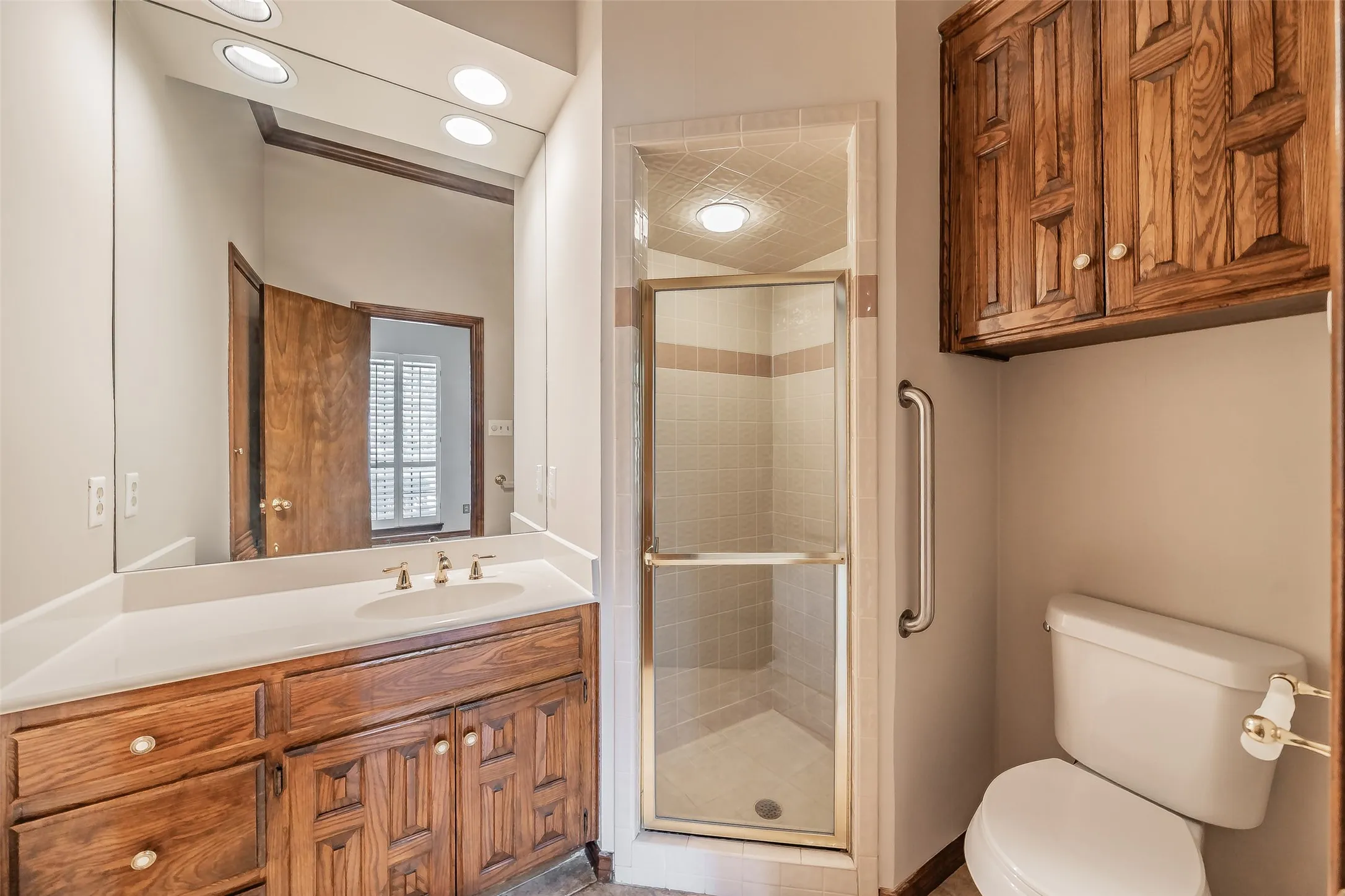 Single Family Residence For Sale in Tarrant County , 6010 Millwood Drive, Arlington, Texas 76016, 4 Bedroom, 3 Bathroom, 3 Garage spaces, 3,194 Sqft, built in 1985, mls#21407309, Real Estate Agent in Arlington, Homes For Sale in Tarrant county, Homes For Sale in Arlington, Realtor in Arlington Texas, Real Estate Brokerage Independent Realty Texas, Luminita Cordes Realtor