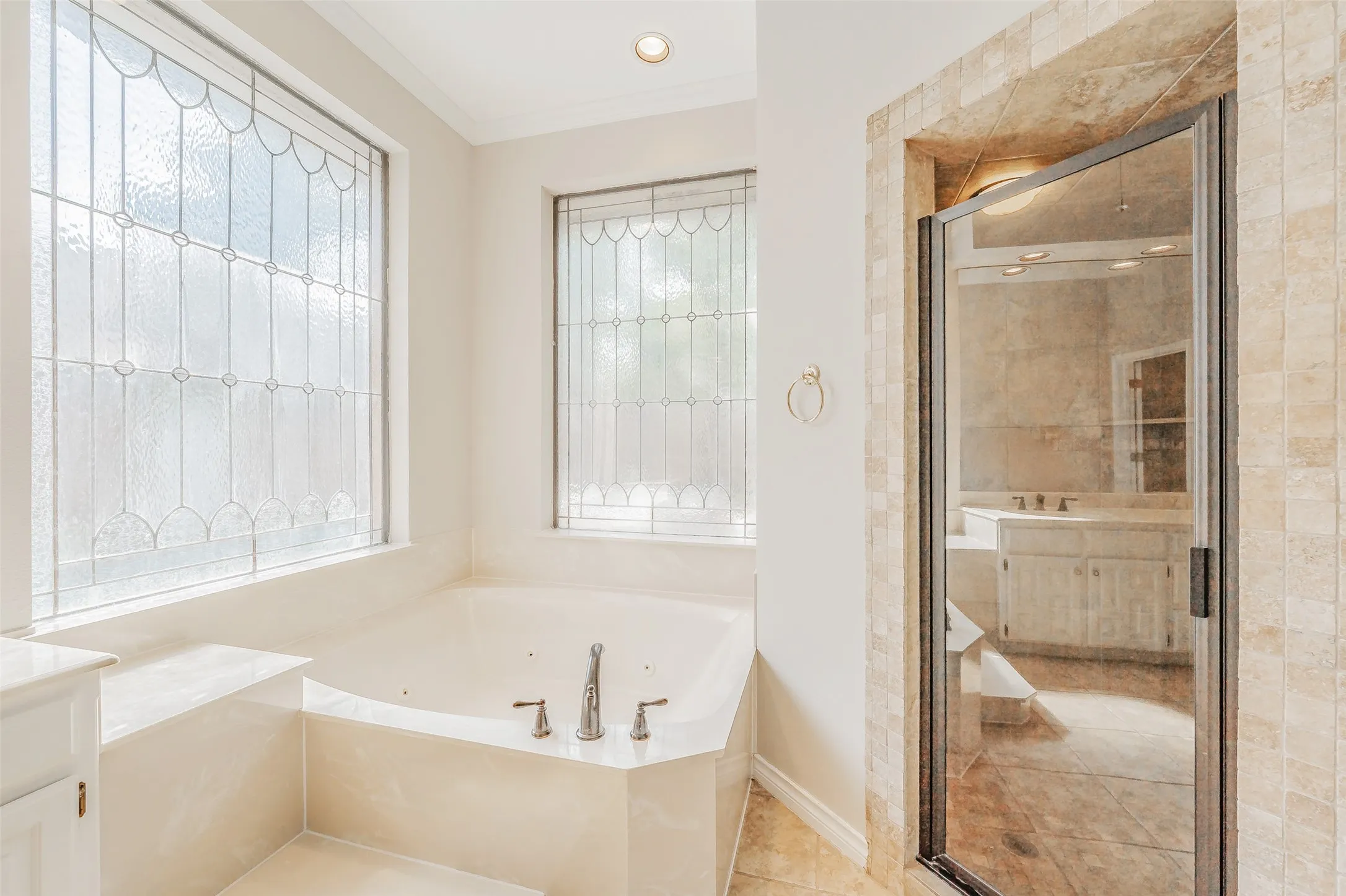 Single Family Residence For Sale in Tarrant County , 6010 Millwood Drive, Arlington, Texas 76016, 4 Bedroom, 3 Bathroom, 3 Garage spaces, 3,194 Sqft, built in 1985, mls#21407309, Real Estate Agent in Arlington, Homes For Sale in Tarrant county, Homes For Sale in Arlington, Realtor in Arlington Texas, Real Estate Brokerage Independent Realty Texas, Luminita Cordes Realtor