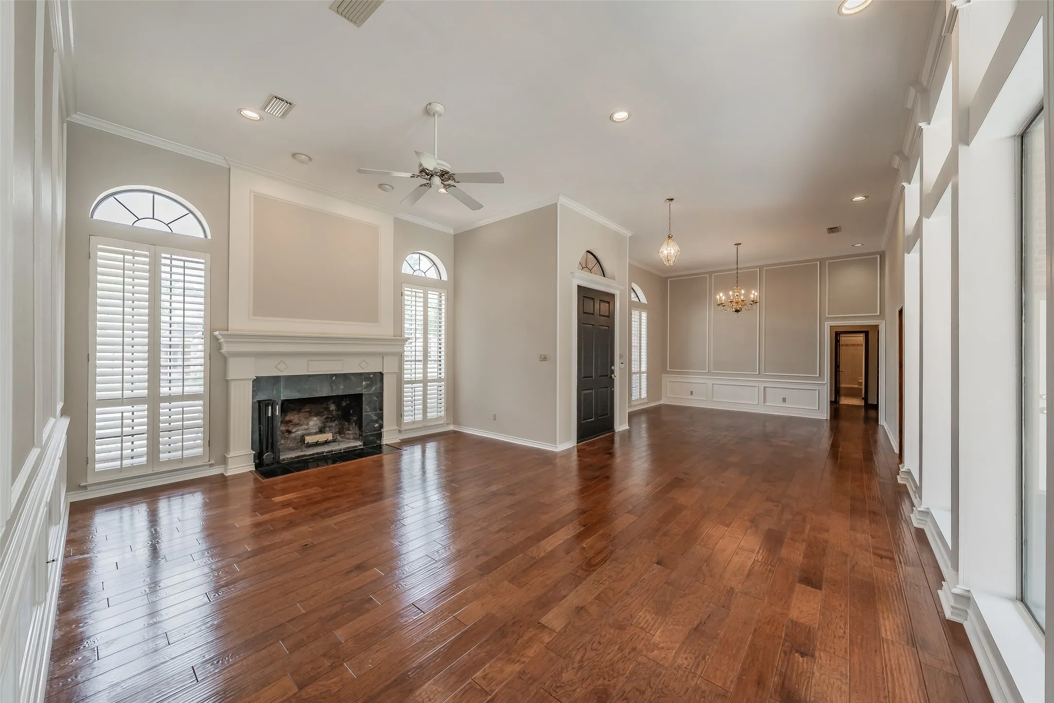 Single Family Residence For Sale in Tarrant County , 6010 Millwood Drive, Arlington, Texas 76016, 4 Bedroom, 3 Bathroom, 3 Garage spaces, 3,194 Sqft, built in 1985, mls#21407309, Real Estate Agent in Arlington, Homes For Sale in Tarrant county, Homes For Sale in Arlington, Realtor in Arlington Texas, Real Estate Brokerage Independent Realty Texas, Luminita Cordes Realtor