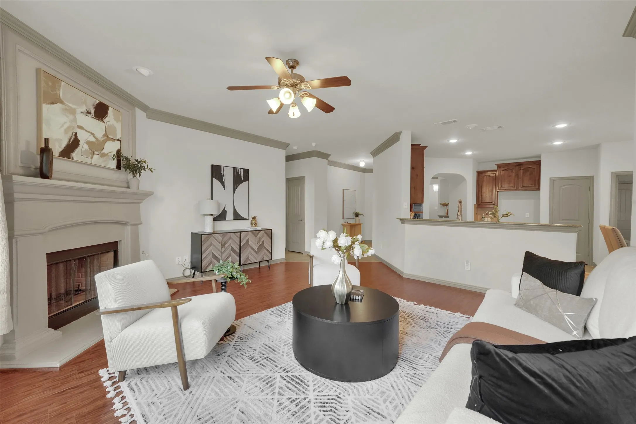 Single Family Residence For Sale in Dallas County , 336 Gotland Drive, Grand Prairie, Texas 75052, 3 Bedroom, 3 Bathroom, 2 Garage spaces, 2,386 Sqft, built in 2009, mls#21403370, Real Estate Agent in Grand Prairie, Homes For Sale in Dallas county, Homes For Sale in Grand Prairie, Realtor in Grand Prairie Texas, Real Estate Brokerage Independent Realty Texas, Luminita Cordes Realtor