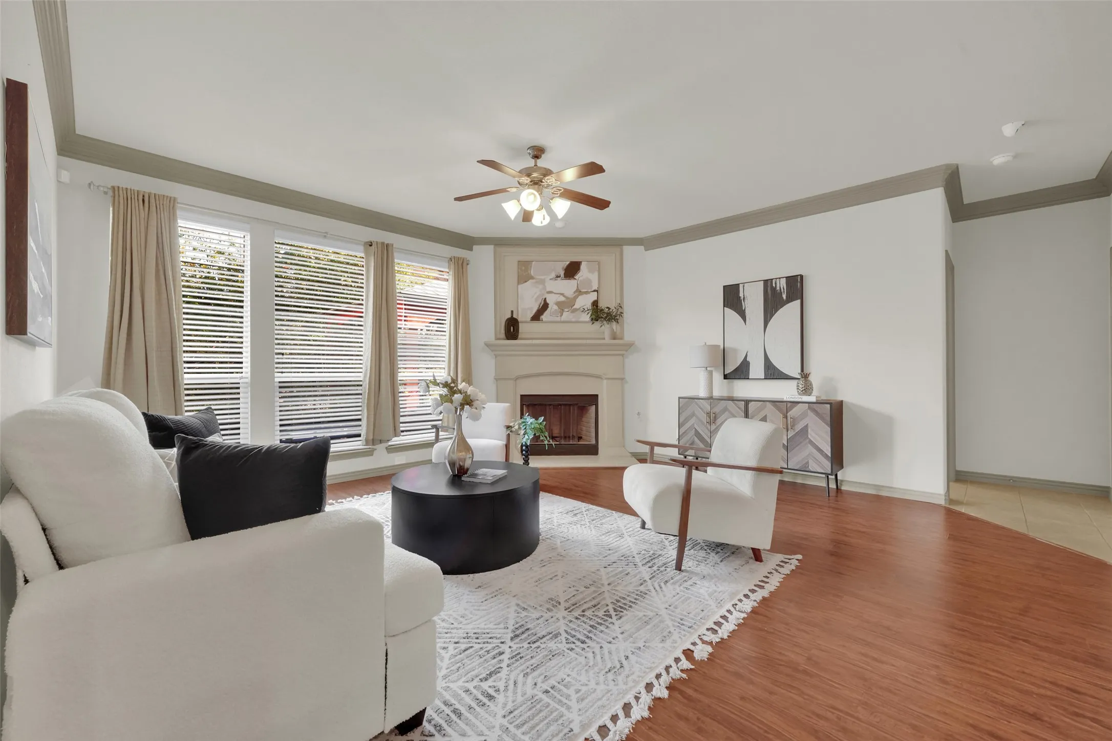 Single Family Residence For Sale in Dallas County , 336 Gotland Drive, Grand Prairie, Texas 75052, 3 Bedroom, 3 Bathroom, 2 Garage spaces, 2,386 Sqft, built in 2009, mls#21403370, Real Estate Agent in Grand Prairie, Homes For Sale in Dallas county, Homes For Sale in Grand Prairie, Realtor in Grand Prairie Texas, Real Estate Brokerage Independent Realty Texas, Luminita Cordes Realtor