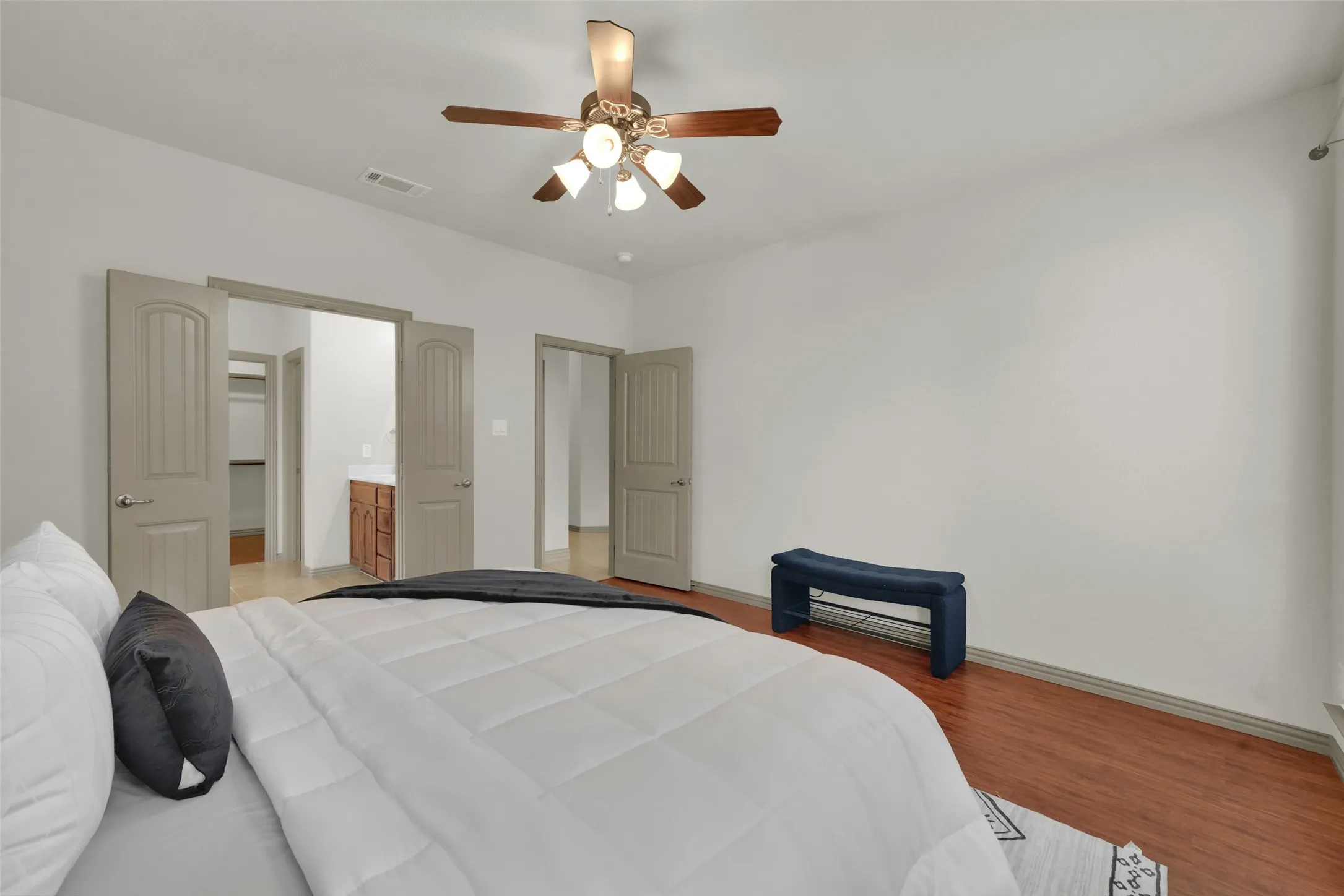 Single Family Residence For Sale in Dallas County , 336 Gotland Drive, Grand Prairie, Texas 75052, 3 Bedroom, 3 Bathroom, 2 Garage spaces, 2,386 Sqft, built in 2009, mls#21403370, Real Estate Agent in Grand Prairie, Homes For Sale in Dallas county, Homes For Sale in Grand Prairie, Realtor in Grand Prairie Texas, Real Estate Brokerage Independent Realty Texas, Luminita Cordes Realtor