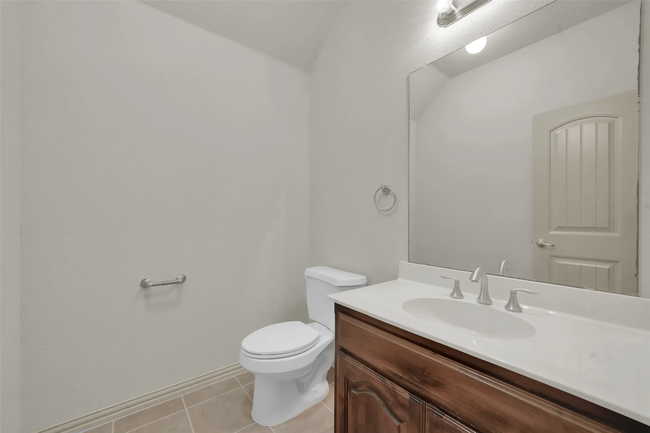 Single Family Residence For Sale in Dallas County , 336 Gotland Drive, Grand Prairie, Texas 75052, 3 Bedroom, 3 Bathroom, 2 Garage spaces, 2,386 Sqft, built in 2009, mls#21403370, Real Estate Agent in Grand Prairie, Homes For Sale in Dallas county, Homes For Sale in Grand Prairie, Realtor in Grand Prairie Texas, Real Estate Brokerage Independent Realty Texas, Luminita Cordes Realtor