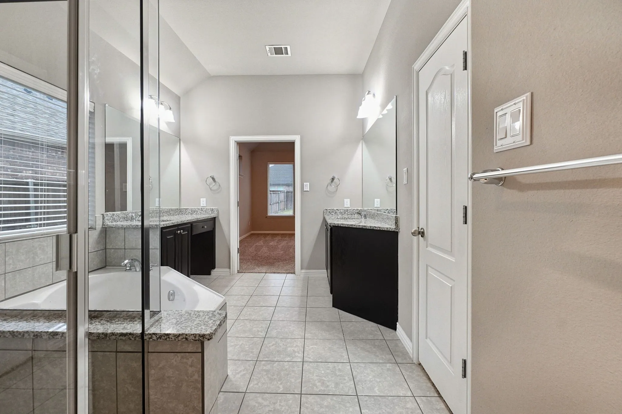 Single Family Residence For Sale in Collin County , 1208 Caney Creek Lane, Mc Kinney, Texas 75071, 3 Bedroom, 3 Bathroom, 2 Garage spaces, 2,638 Sqft, built in 2016, mls#21406609, Real Estate Agent in Mc Kinney, Homes For Sale in Collin county, Homes For Sale in Mc Kinney, Realtor in Mc Kinney Texas, Real Estate Brokerage Independent Realty Texas, Luminita Cordes Realtor