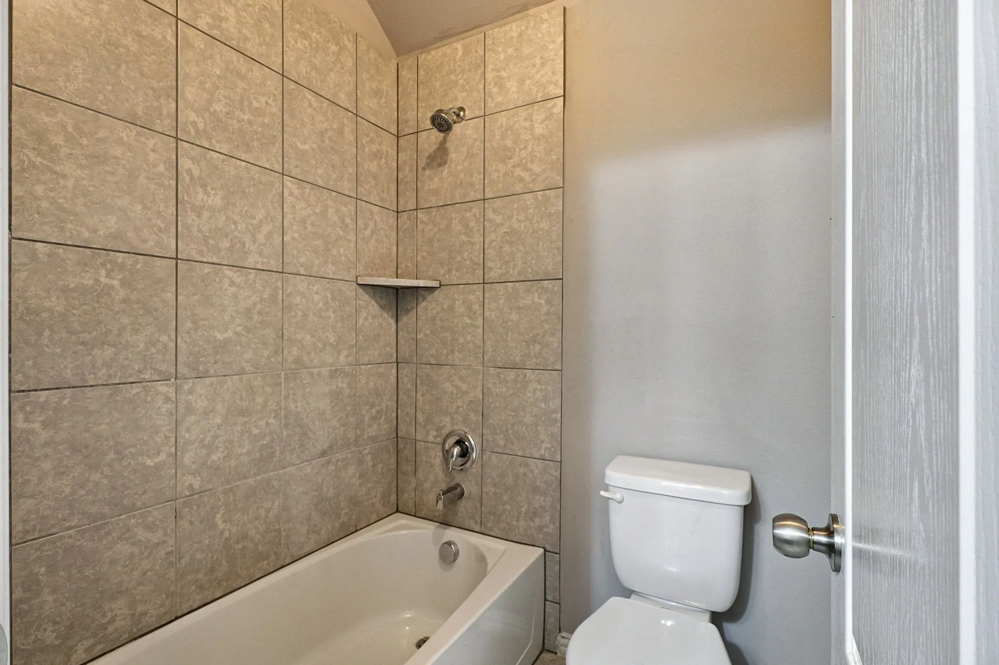 Single Family Residence For Sale in Collin County , 1208 Caney Creek Lane, Mc Kinney, Texas 75071, 3 Bedroom, 3 Bathroom, 2 Garage spaces, 2,638 Sqft, built in 2016, mls#21406609, Real Estate Agent in Mc Kinney, Homes For Sale in Collin county, Homes For Sale in Mc Kinney, Realtor in Mc Kinney Texas, Real Estate Brokerage Independent Realty Texas, Luminita Cordes Realtor