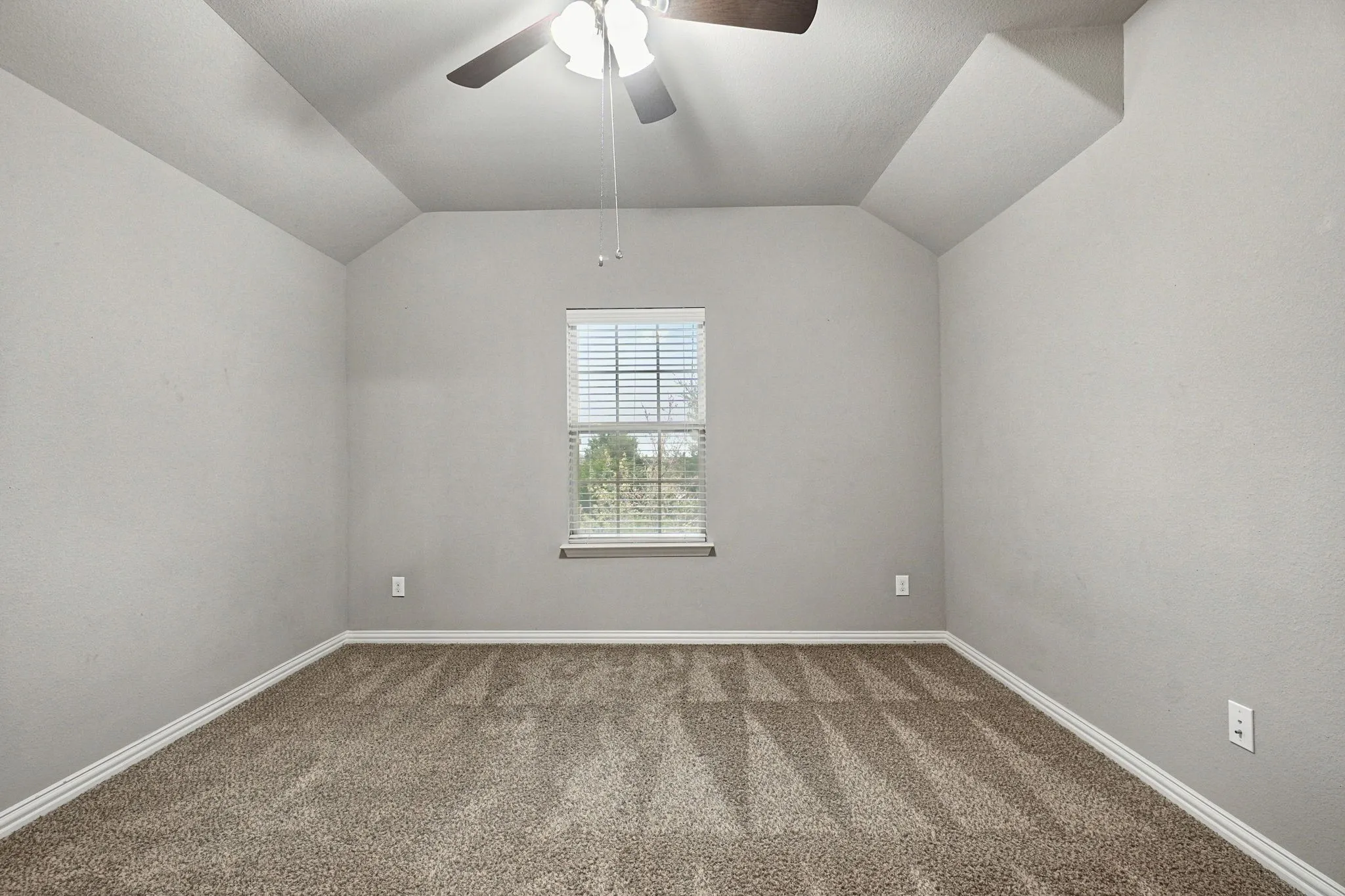 Single Family Residence For Sale in Collin County , 1208 Caney Creek Lane, Mc Kinney, Texas 75071, 3 Bedroom, 3 Bathroom, 2 Garage spaces, 2,638 Sqft, built in 2016, mls#21406609, Real Estate Agent in Mc Kinney, Homes For Sale in Collin county, Homes For Sale in Mc Kinney, Realtor in Mc Kinney Texas, Real Estate Brokerage Independent Realty Texas, Luminita Cordes Realtor