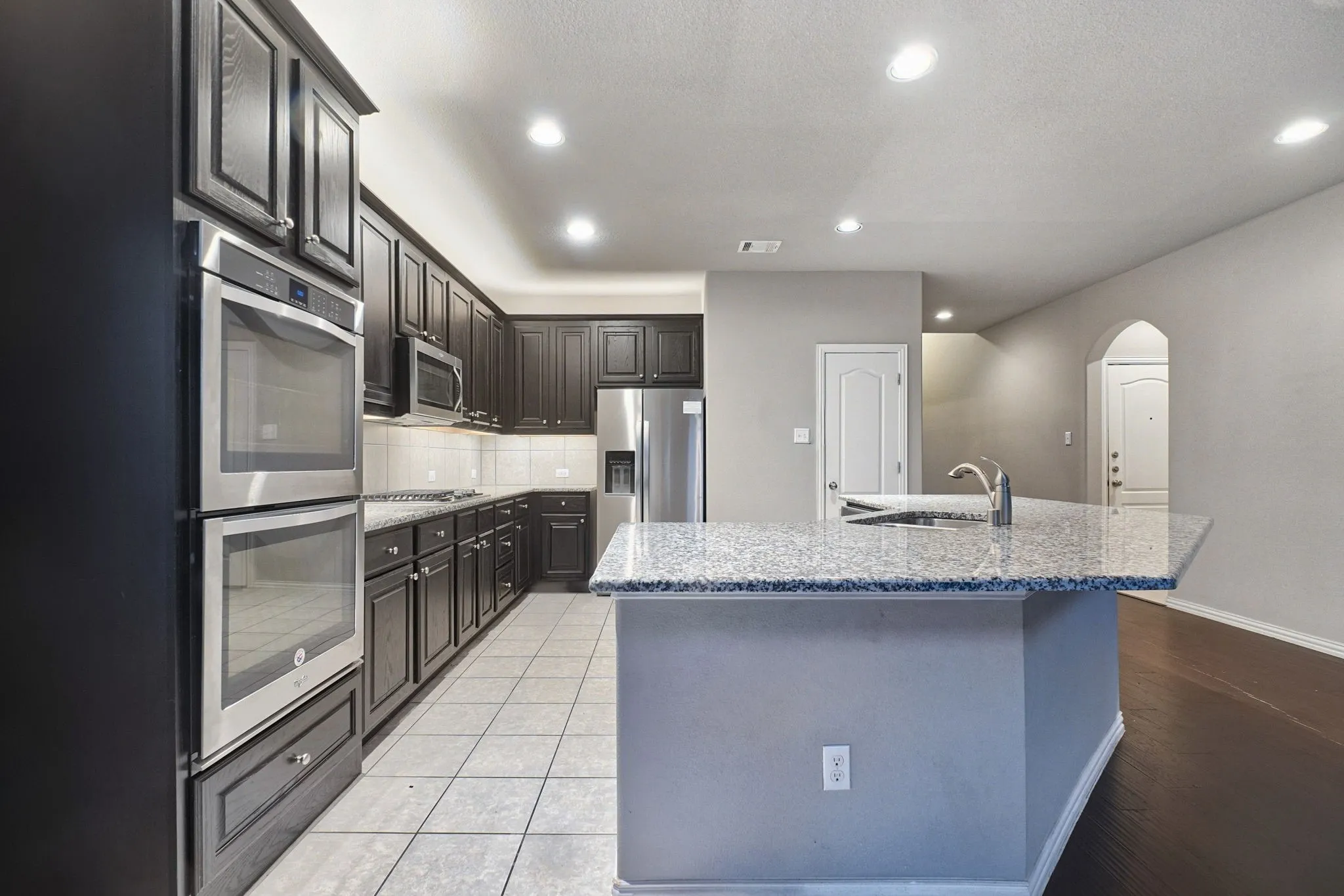 Single Family Residence For Sale in Collin County , 1208 Caney Creek Lane, Mc Kinney, Texas 75071, 3 Bedroom, 3 Bathroom, 2 Garage spaces, 2,638 Sqft, built in 2016, mls#21406609, Real Estate Agent in Mc Kinney, Homes For Sale in Collin county, Homes For Sale in Mc Kinney, Realtor in Mc Kinney Texas, Real Estate Brokerage Independent Realty Texas, Luminita Cordes Realtor