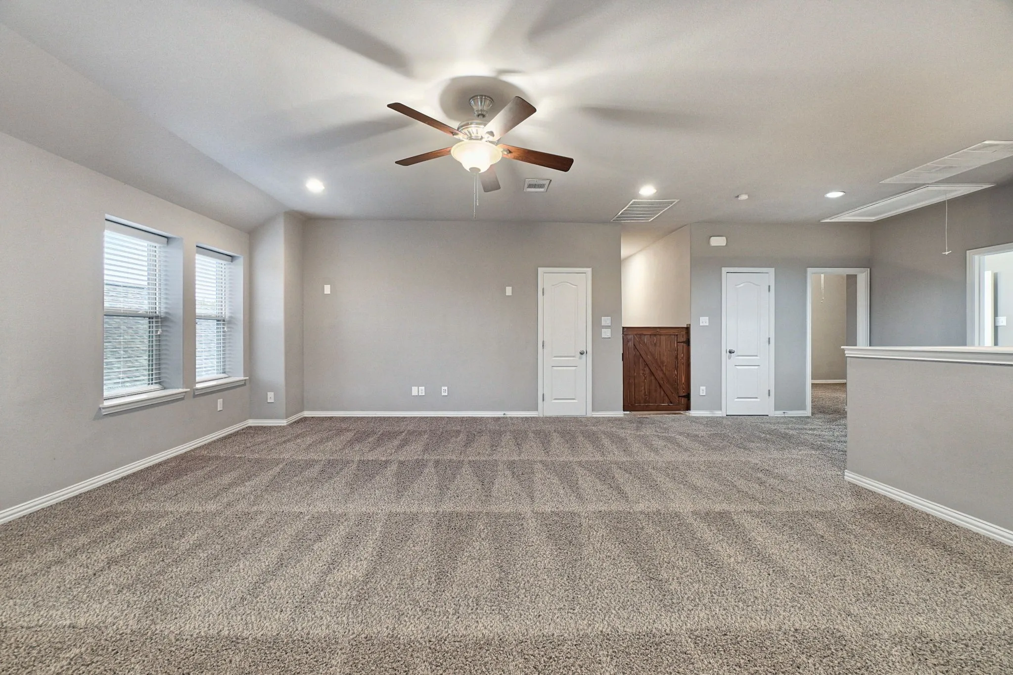 Single Family Residence For Sale in Collin County , 1208 Caney Creek Lane, Mc Kinney, Texas 75071, 3 Bedroom, 3 Bathroom, 2 Garage spaces, 2,638 Sqft, built in 2016, mls#21406609, Real Estate Agent in Mc Kinney, Homes For Sale in Collin county, Homes For Sale in Mc Kinney, Realtor in Mc Kinney Texas, Real Estate Brokerage Independent Realty Texas, Luminita Cordes Realtor