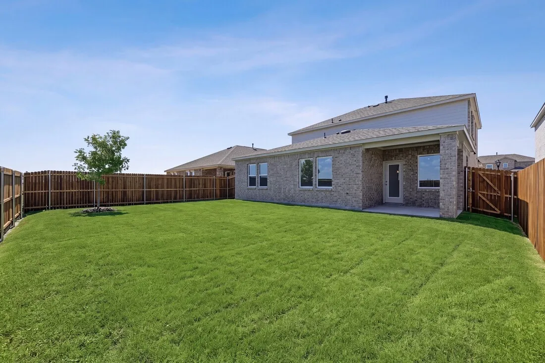2641 Glacier Road ~ Ready Now