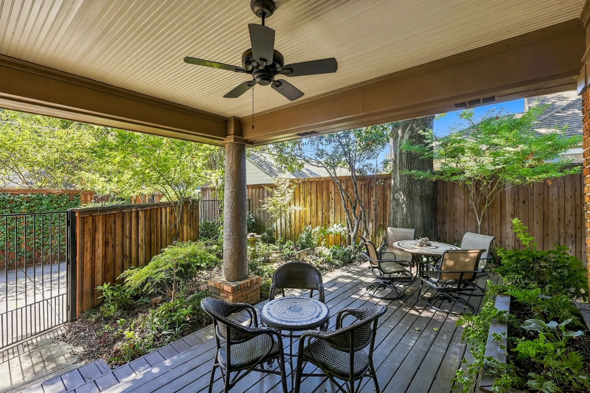 Single Family Residence For Sale in Dallas County , 5906 Mercedes Avenue, Dallas, Texas 75206, 3 Bedroom, 2 Bathroom, 2 Garage spaces, 1,982 Sqft, built in 1926, mls#21401978, Real Estate Agent in Dallas, Homes For Sale in Dallas county, Homes For Sale in Dallas, Realtor in Dallas Texas, Real Estate Brokerage Independent Realty Texas, Luminita Cordes Realtor