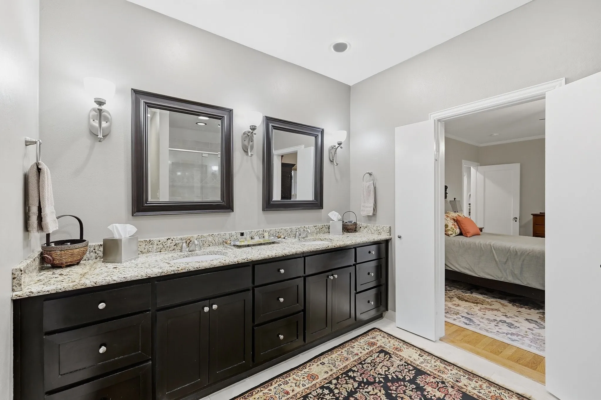 Single Family Residence For Sale in Dallas County , 5906 Mercedes Avenue, Dallas, Texas 75206, 3 Bedroom, 2 Bathroom, 2 Garage spaces, 1,982 Sqft, built in 1926, mls#21401978, Real Estate Agent in Dallas, Homes For Sale in Dallas county, Homes For Sale in Dallas, Realtor in Dallas Texas, Real Estate Brokerage Independent Realty Texas, Luminita Cordes Realtor