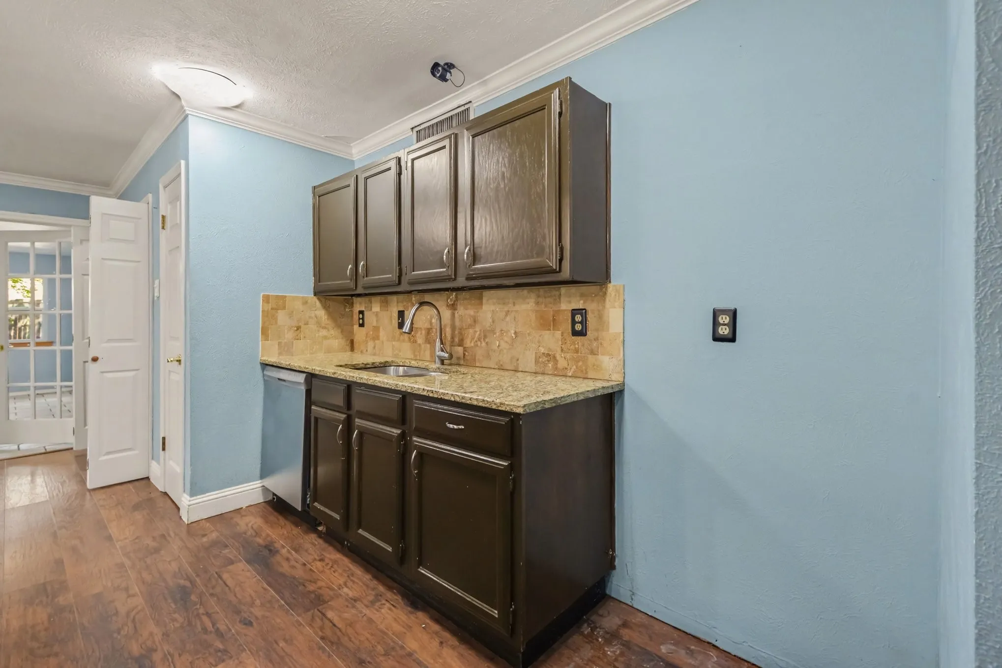 Single Family Residence For Sale in Denton County , 5517 Baker Drive, The Colony, Texas 75056, 3 Bedroom, 2 Bathroom, 2 Garage spaces, 1,881 Sqft, built in 1975, mls#21403638, Real Estate Agent in The Colony, Homes For Sale in Denton county, Homes For Sale in The Colony, Realtor in The Colony Texas, Real Estate Brokerage Independent Realty Texas, Luminita Cordes Realtor