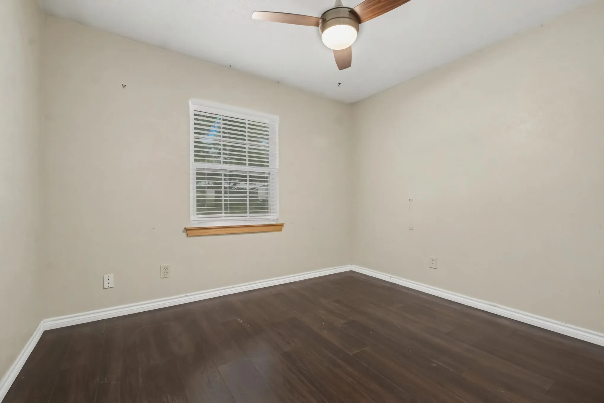 Single Family Residence For Sale in Denton County , 5517 Baker Drive, The Colony, Texas 75056, 3 Bedroom, 2 Bathroom, 2 Garage spaces, 1,881 Sqft, built in 1975, mls#21403638, Real Estate Agent in The Colony, Homes For Sale in Denton county, Homes For Sale in The Colony, Realtor in The Colony Texas, Real Estate Brokerage Independent Realty Texas, Luminita Cordes Realtor
