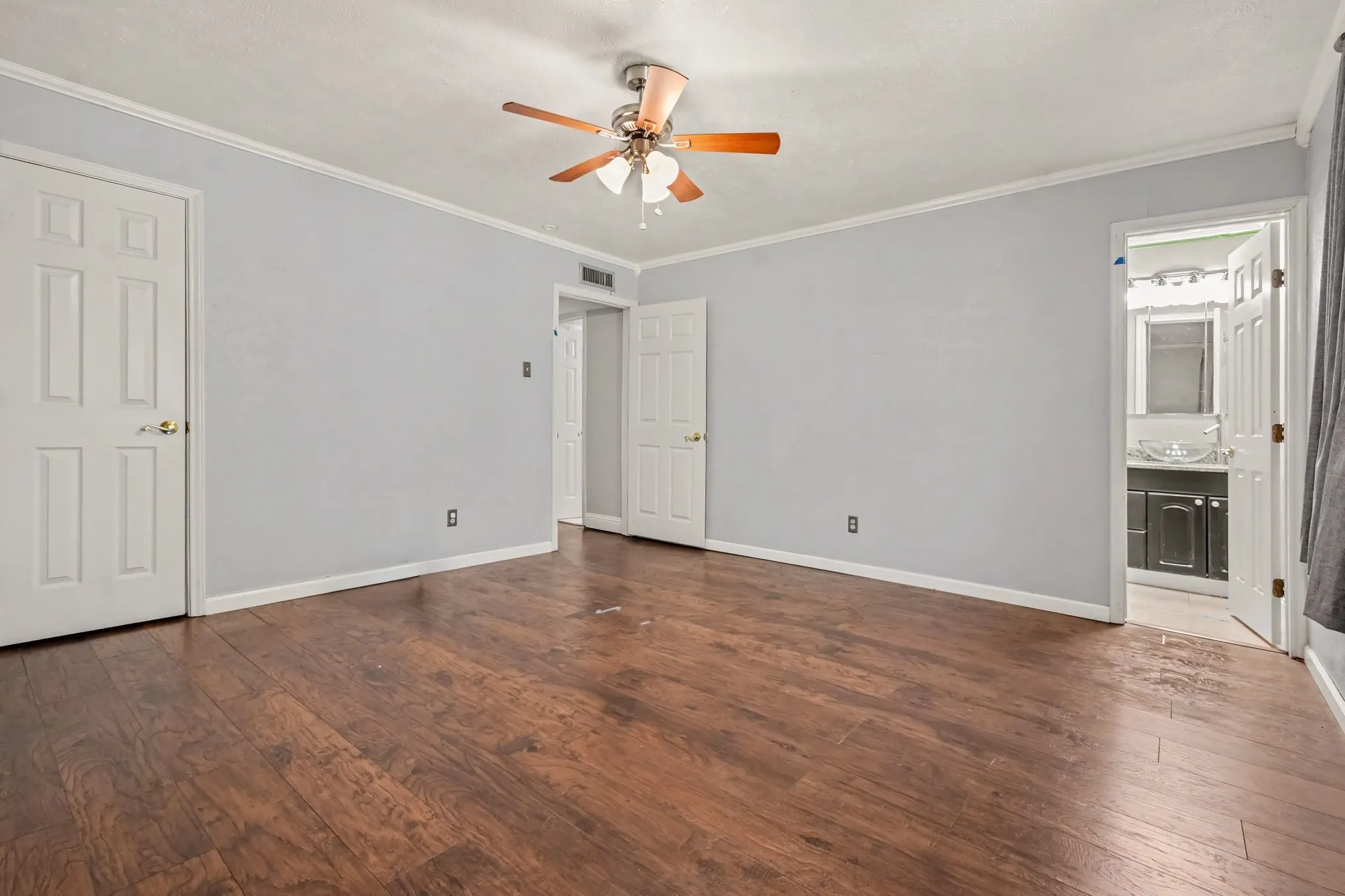 Single Family Residence For Sale in Denton County , 5517 Baker Drive, The Colony, Texas 75056, 3 Bedroom, 2 Bathroom, 2 Garage spaces, 1,881 Sqft, built in 1975, mls#21403638, Real Estate Agent in The Colony, Homes For Sale in Denton county, Homes For Sale in The Colony, Realtor in The Colony Texas, Real Estate Brokerage Independent Realty Texas, Luminita Cordes Realtor