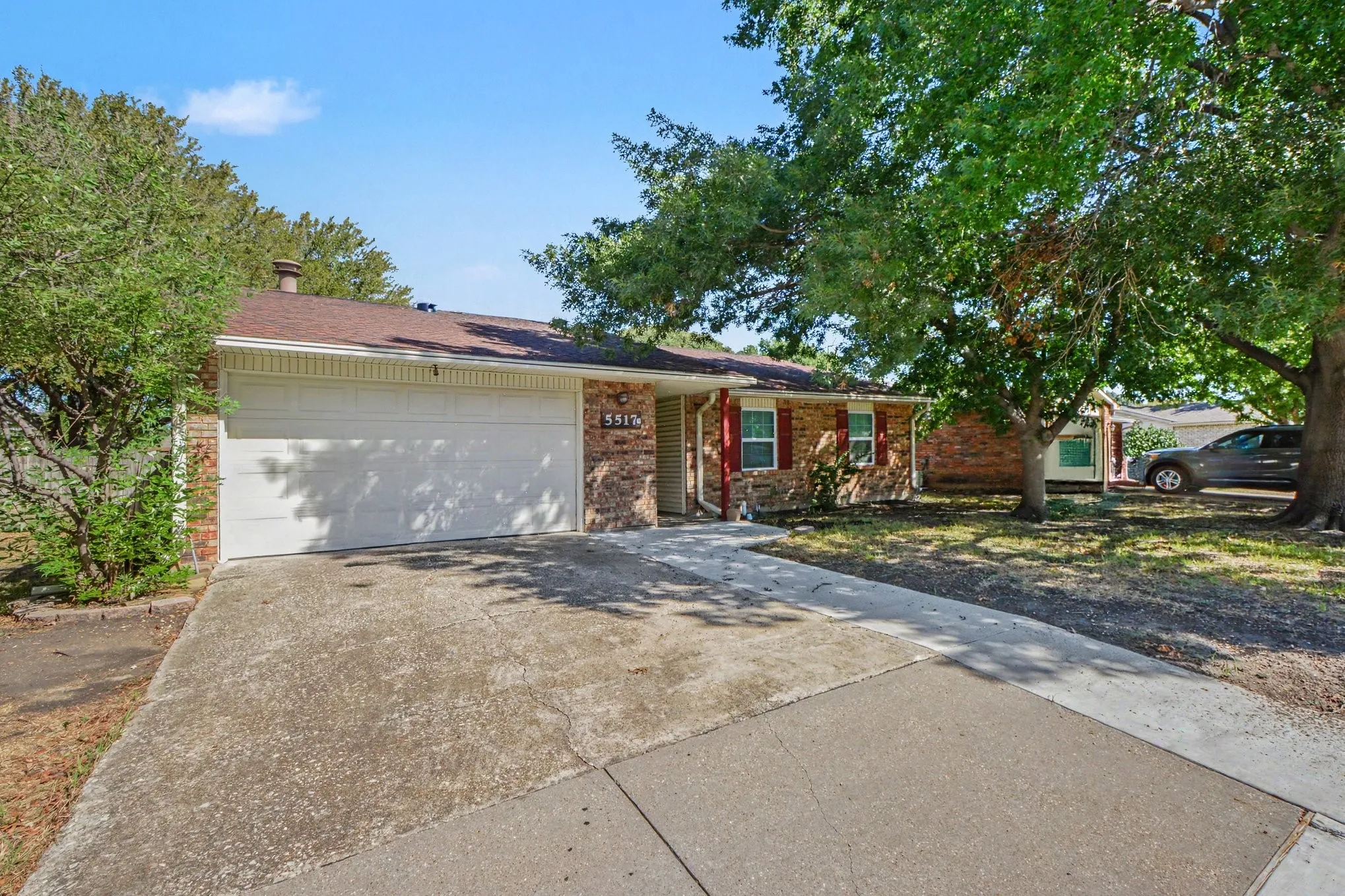 Single Family Residence For Sale in Denton County , 5517 Baker Drive, The Colony, Texas 75056, 3 Bedroom, 2 Bathroom, 2 Garage spaces, 1,881 Sqft, built in 1975, mls#21403638, Real Estate Agent in The Colony, Homes For Sale in Denton county, Homes For Sale in The Colony, Realtor in The Colony Texas, Real Estate Brokerage Independent Realty Texas, Luminita Cordes Realtor
