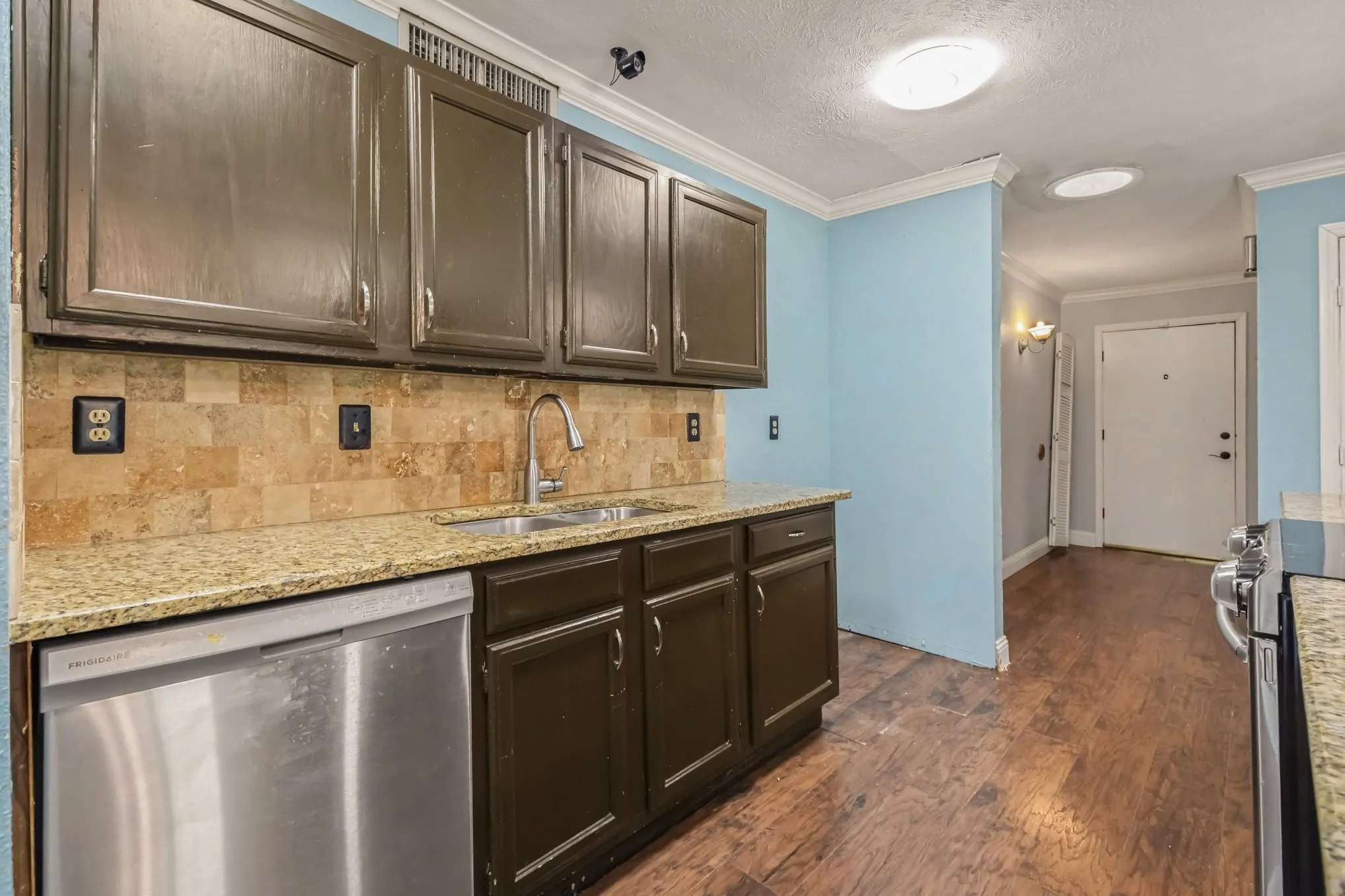 Single Family Residence For Sale in Denton County , 5517 Baker Drive, The Colony, Texas 75056, 3 Bedroom, 2 Bathroom, 2 Garage spaces, 1,881 Sqft, built in 1975, mls#21403638, Real Estate Agent in The Colony, Homes For Sale in Denton county, Homes For Sale in The Colony, Realtor in The Colony Texas, Real Estate Brokerage Independent Realty Texas, Luminita Cordes Realtor
