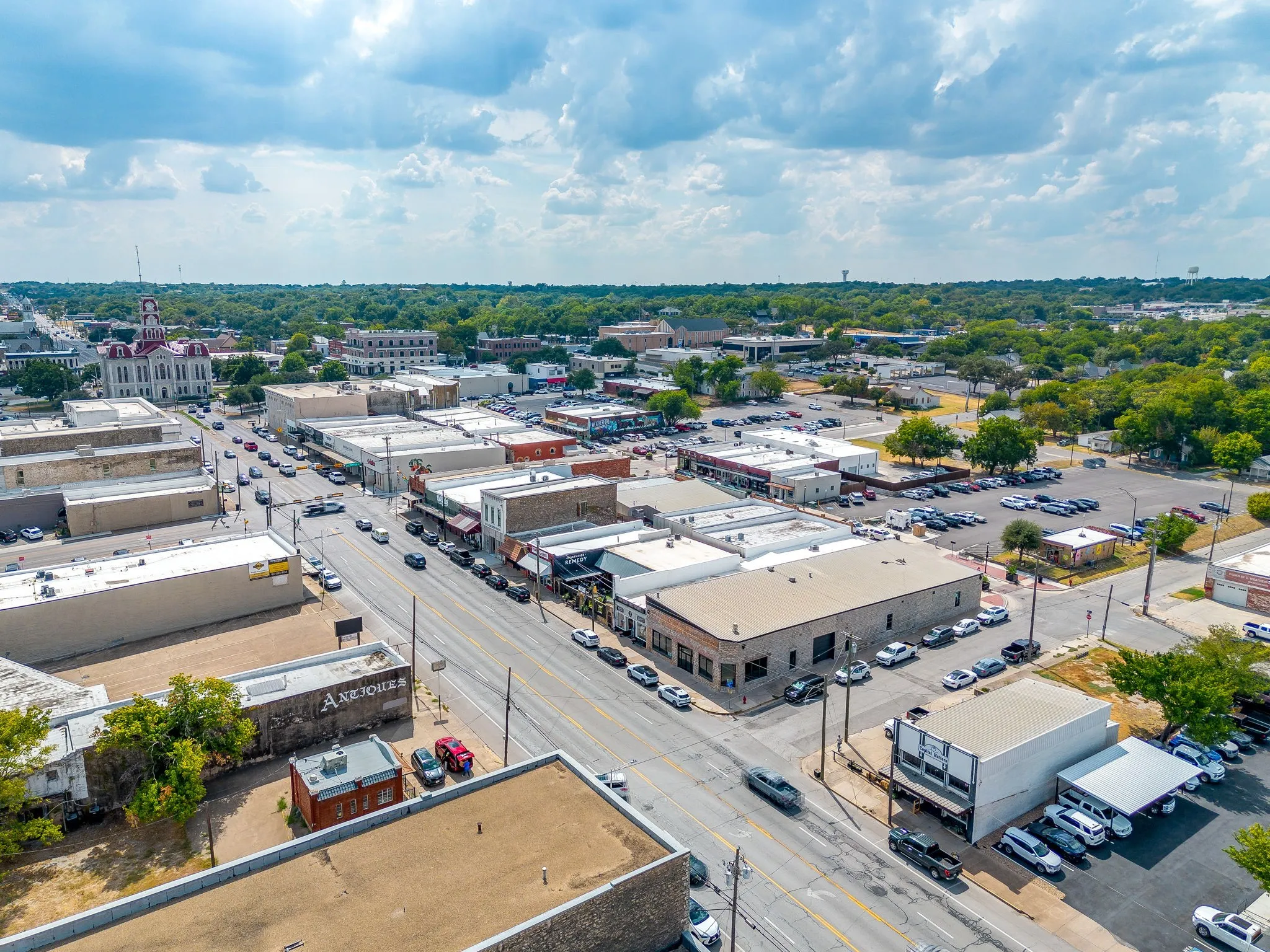 Retail For Sale in Parker County , 221 North Main, Weatherford, Texas 76086, 0, 0, Garage spaces, 0 Sqft, built in 1900, mls#21407332, Real Estate Agent in Weatherford, Homes For Sale in Parker county, Homes For Sale in Weatherford, Realtor in Weatherford Texas, Real Estate Brokerage Independent Realty Texas, Luminita Cordes Realtor