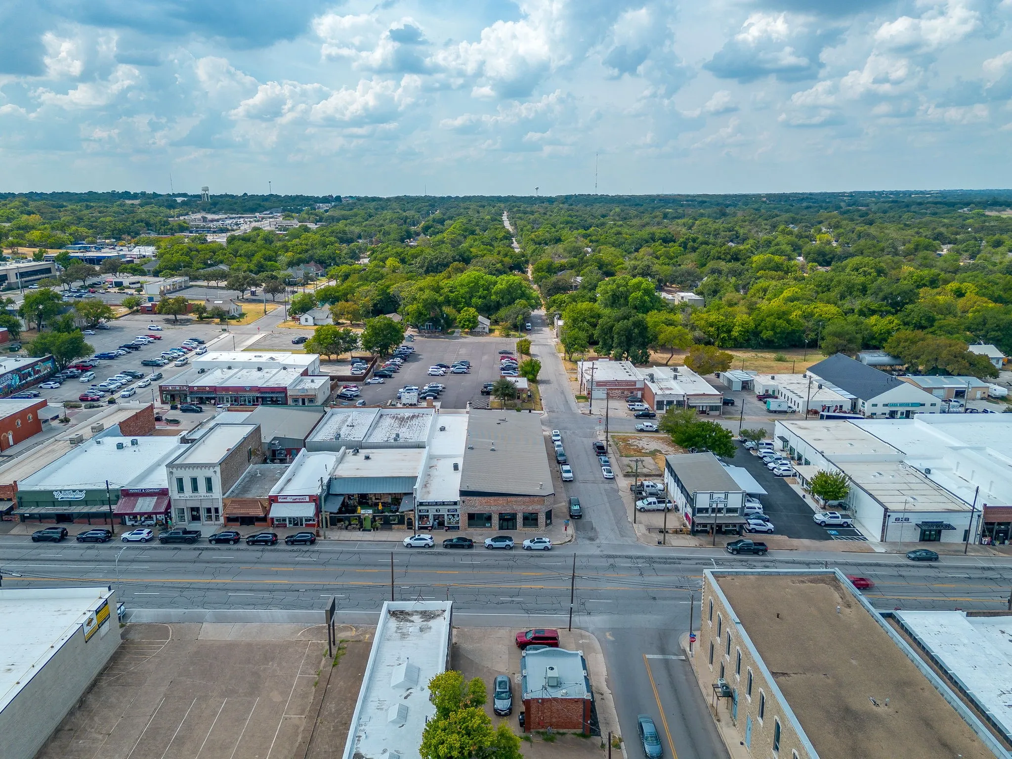 Retail For Sale in Parker County , 221 North Main, Weatherford, Texas 76086, 0, 0, Garage spaces, 0 Sqft, built in 1900, mls#21407332, Real Estate Agent in Weatherford, Homes For Sale in Parker county, Homes For Sale in Weatherford, Realtor in Weatherford Texas, Real Estate Brokerage Independent Realty Texas, Luminita Cordes Realtor