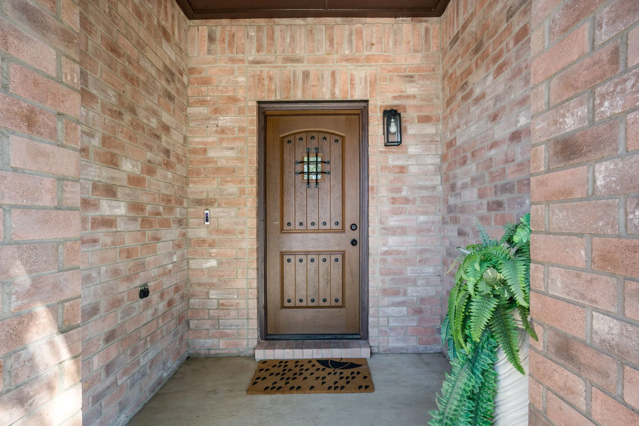 Single Family Residence For Sale in Tarrant County , 2456 Arroyo Springs Drive, Grand Prairie, Texas 75052, 5 Bedroom, 3 Bathroom, 2 Garage spaces, 3,900 Sqft, built in 2004, mls#21396081, Real Estate Agent in Grand Prairie, Homes For Sale in Tarrant county, Homes For Sale in Grand Prairie, Realtor in Grand Prairie Texas, Real Estate Brokerage Independent Realty Texas, Luminita Cordes Realtor