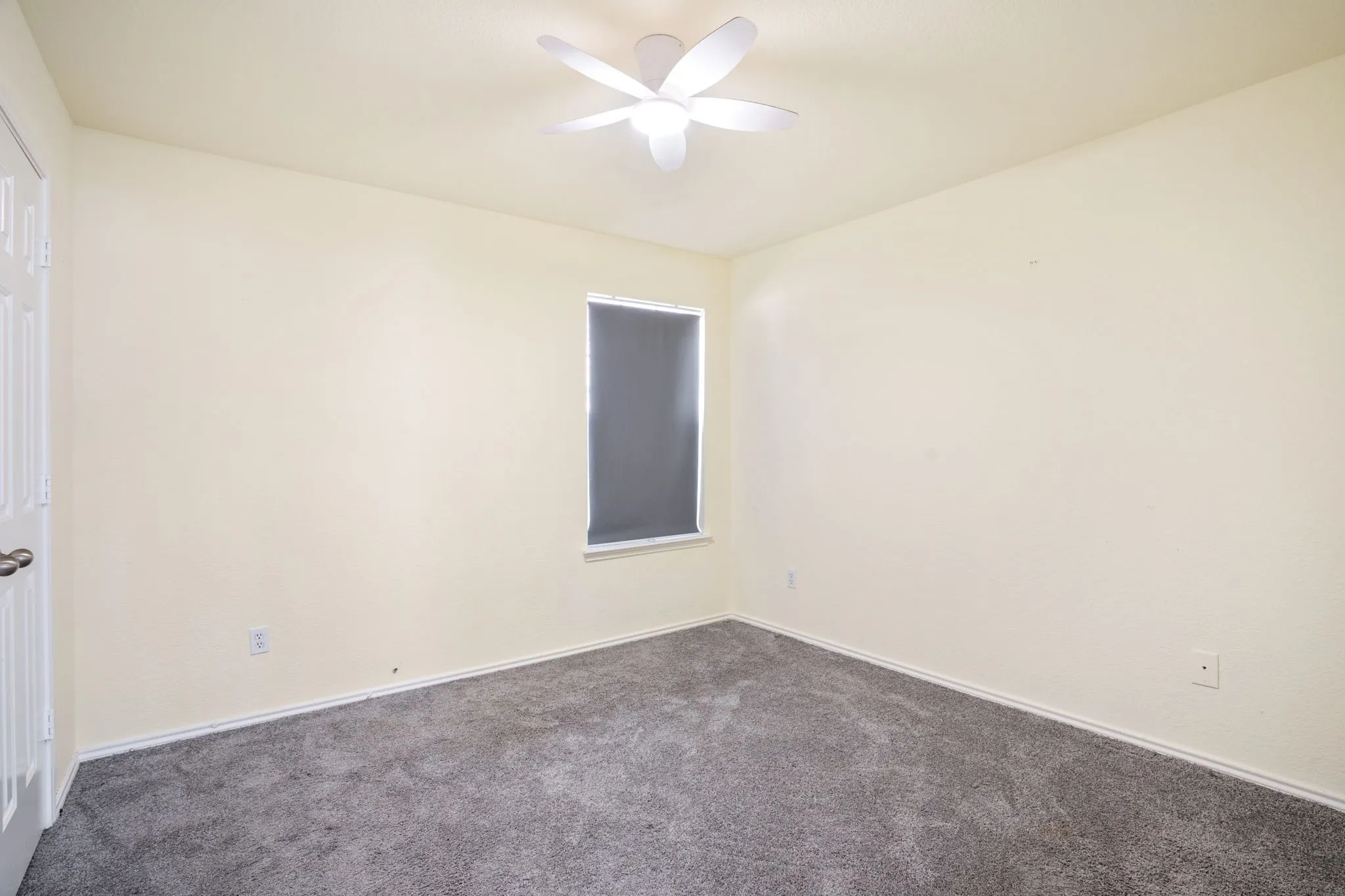 Single Family Residence For Sale in Tarrant County , 2456 Arroyo Springs Drive, Grand Prairie, Texas 75052, 5 Bedroom, 3 Bathroom, 2 Garage spaces, 3,900 Sqft, built in 2004, mls#21396081, Real Estate Agent in Grand Prairie, Homes For Sale in Tarrant county, Homes For Sale in Grand Prairie, Realtor in Grand Prairie Texas, Real Estate Brokerage Independent Realty Texas, Luminita Cordes Realtor