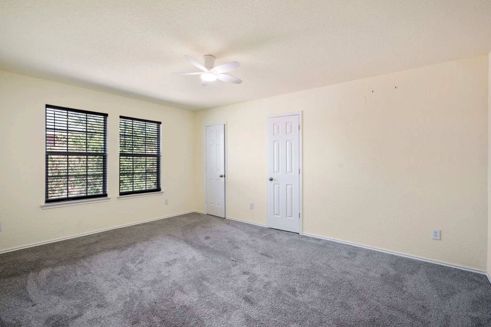 Single Family Residence For Sale in Tarrant County , 2456 Arroyo Springs Drive, Grand Prairie, Texas 75052, 5 Bedroom, 3 Bathroom, 2 Garage spaces, 3,900 Sqft, built in 2004, mls#21396081, Real Estate Agent in Grand Prairie, Homes For Sale in Tarrant county, Homes For Sale in Grand Prairie, Realtor in Grand Prairie Texas, Real Estate Brokerage Independent Realty Texas, Luminita Cordes Realtor