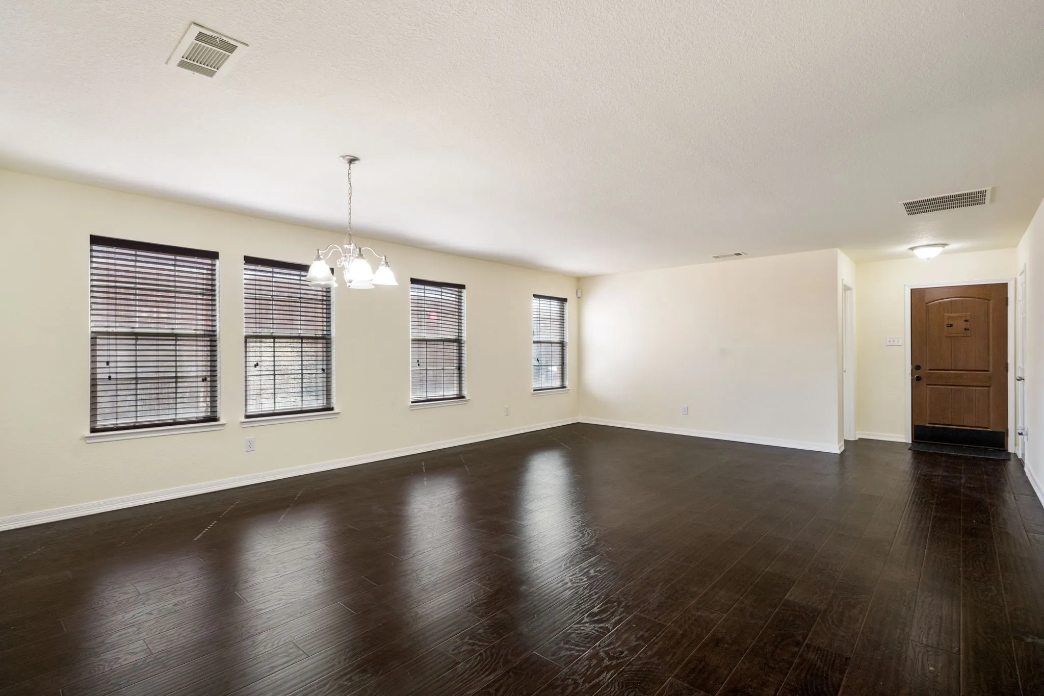 Single Family Residence For Sale in Tarrant County , 2456 Arroyo Springs Drive, Grand Prairie, Texas 75052, 5 Bedroom, 3 Bathroom, 2 Garage spaces, 3,900 Sqft, built in 2004, mls#21396081, Real Estate Agent in Grand Prairie, Homes For Sale in Tarrant county, Homes For Sale in Grand Prairie, Realtor in Grand Prairie Texas, Real Estate Brokerage Independent Realty Texas, Luminita Cordes Realtor