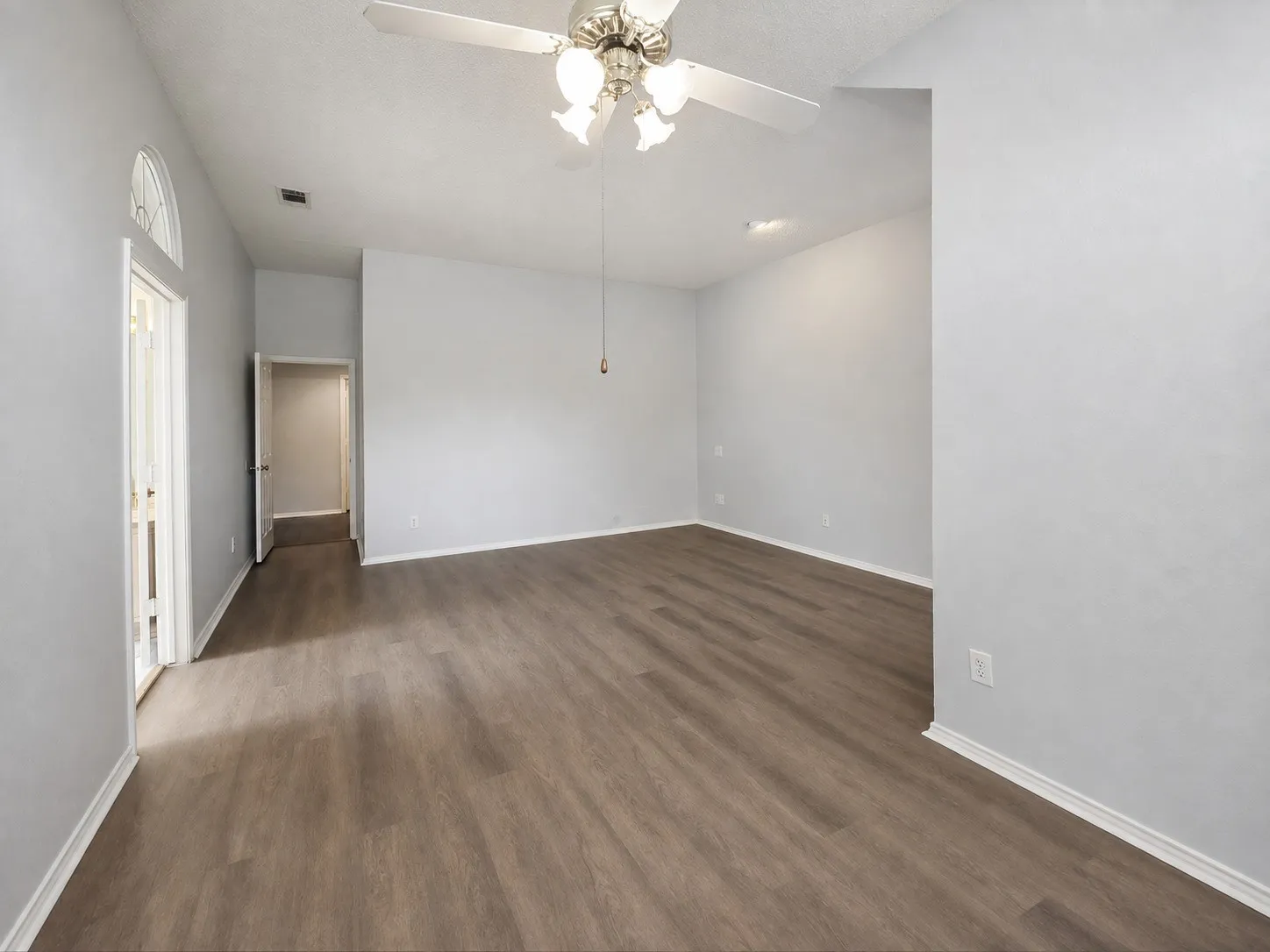 Single Family Residence For Rent in Collin County , 10512 Napa Valley Drive, Frisco, Texas 75035, 3 Bedroom, 2 Bathroom, 2 Garage spaces, 2,222 Sqft, built in 1991, mls#21407342, Real Estate Agent in Frisco, Homes For Rent in Collin county, Homes For Rent in Frisco, Realtor in Frisco Texas, Real Estate Brokerage Independent Realty Texas, Luminita Cordes Realtor