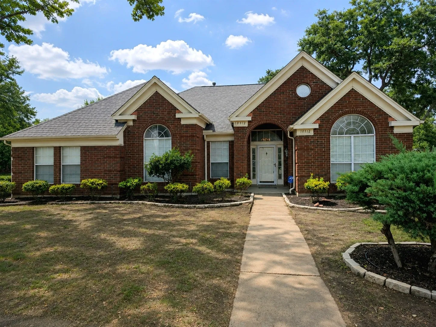 Single Family Residence For Rent in Collin County , 10512 Napa Valley Drive, Frisco, Texas 75035, 3 Bedroom, 2 Bathroom, 2 Garage spaces, 2,222 Sqft, built in 1991, mls#21407342, Real Estate Agent in Frisco, Homes For Rent in Collin county, Homes For Rent in Frisco, Realtor in Frisco Texas, Real Estate Brokerage Independent Realty Texas, Luminita Cordes Realtor