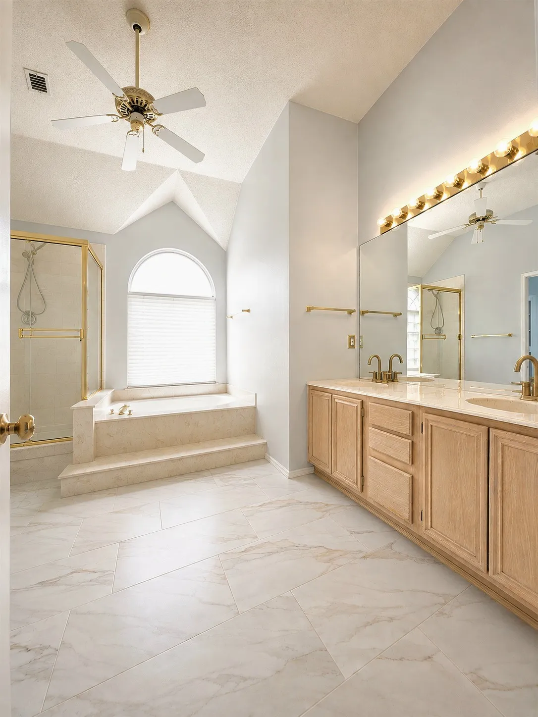 Single Family Residence For Rent in Collin County , 10512 Napa Valley Drive, Frisco, Texas 75035, 3 Bedroom, 2 Bathroom, 2 Garage spaces, 2,222 Sqft, built in 1991, mls#21407342, Real Estate Agent in Frisco, Homes For Rent in Collin county, Homes For Rent in Frisco, Realtor in Frisco Texas, Real Estate Brokerage Independent Realty Texas, Luminita Cordes Realtor