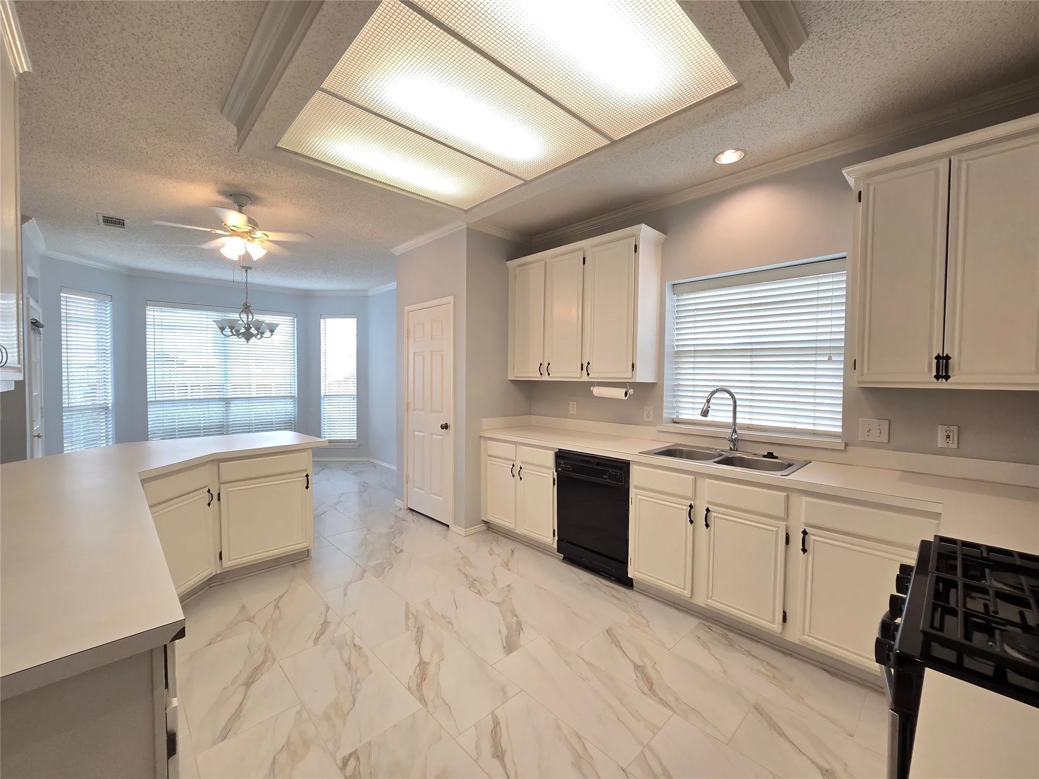 Single Family Residence For Rent in Collin County , 10512 Napa Valley Drive, Frisco, Texas 75035, 3 Bedroom, 2 Bathroom, 2 Garage spaces, 2,222 Sqft, built in 1991, mls#21407342, Real Estate Agent in Frisco, Homes For Rent in Collin county, Homes For Rent in Frisco, Realtor in Frisco Texas, Real Estate Brokerage Independent Realty Texas, Luminita Cordes Realtor