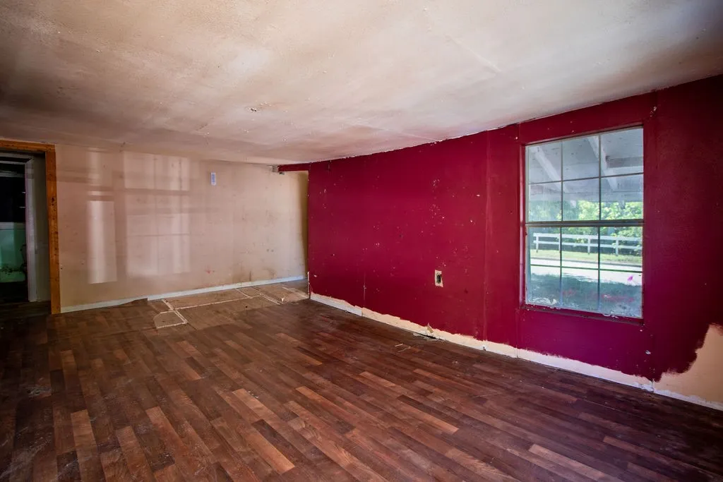 Single Family Residence For Sale in Collin County , 817 S Main Street, Farmersville, Texas 75442, 0, 1 Bathroom, Garage spaces, 1,126 Sqft, built in 1940, mls#21406962, Real Estate Agent in Farmersville, Homes For Sale in Collin county, Homes For Sale in Farmersville, Realtor in Farmersville Texas, Real Estate Brokerage Independent Realty Texas, Luminita Cordes Realtor