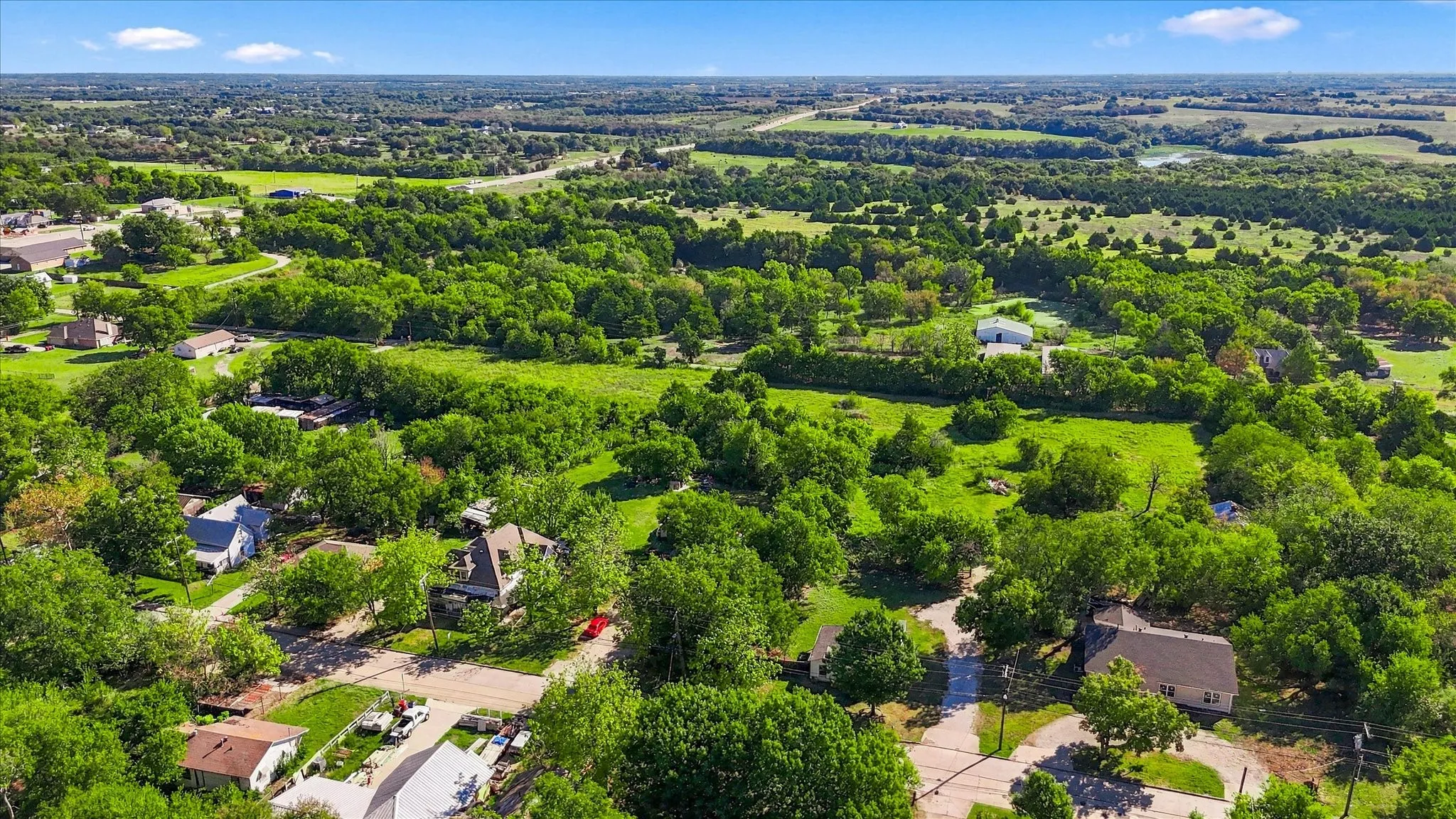 Single Family Residence For Sale in Collin County , 817 S Main Street, Farmersville, Texas 75442, 0, 1 Bathroom, Garage spaces, 1,126 Sqft, built in 1940, mls#21406962, Real Estate Agent in Farmersville, Homes For Sale in Collin county, Homes For Sale in Farmersville, Realtor in Farmersville Texas, Real Estate Brokerage Independent Realty Texas, Luminita Cordes Realtor