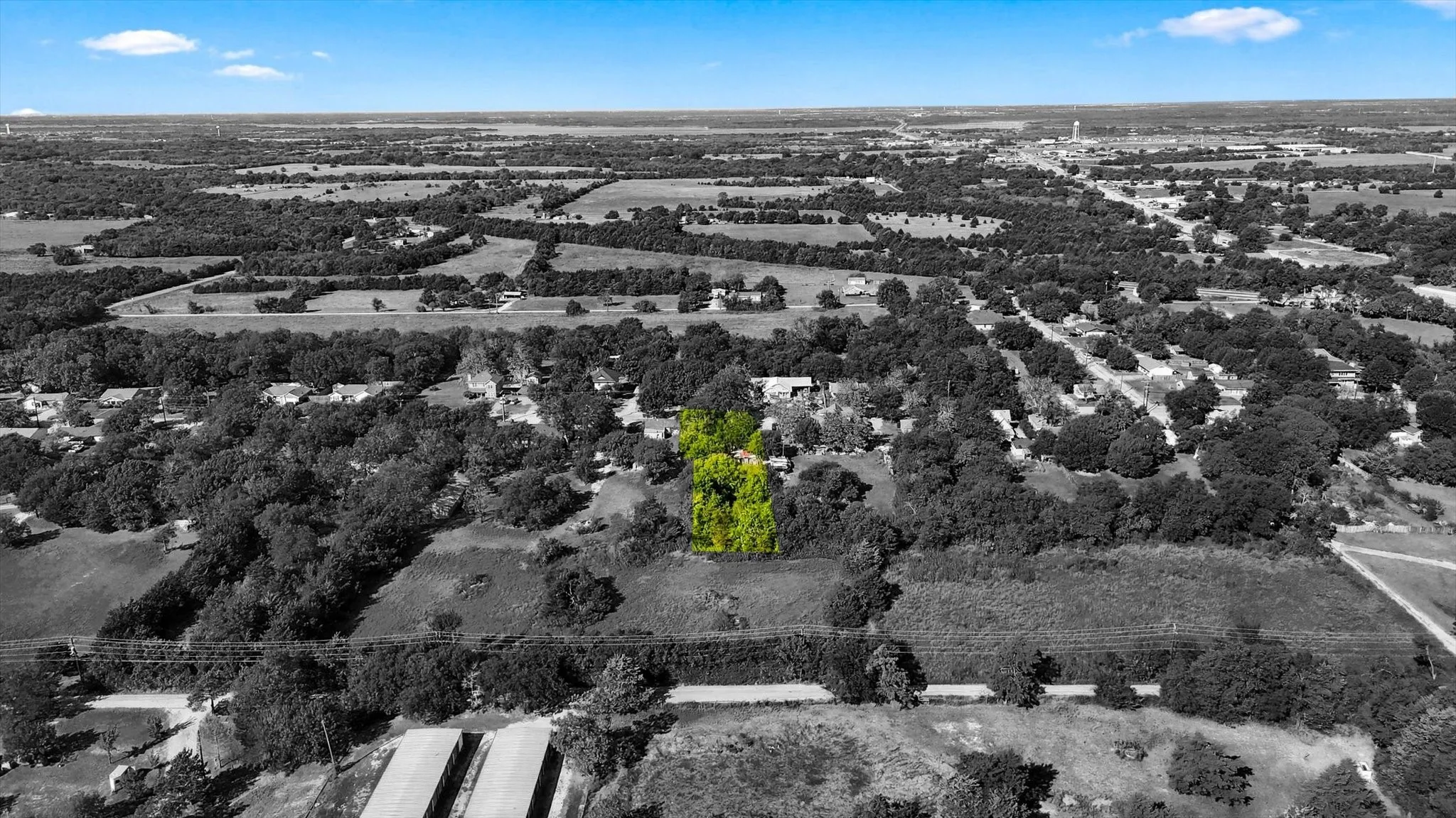Single Family Residence For Sale in Collin County , 817 S Main Street, Farmersville, Texas 75442, 0, 1 Bathroom, Garage spaces, 1,126 Sqft, built in 1940, mls#21406962, Real Estate Agent in Farmersville, Homes For Sale in Collin county, Homes For Sale in Farmersville, Realtor in Farmersville Texas, Real Estate Brokerage Independent Realty Texas, Luminita Cordes Realtor