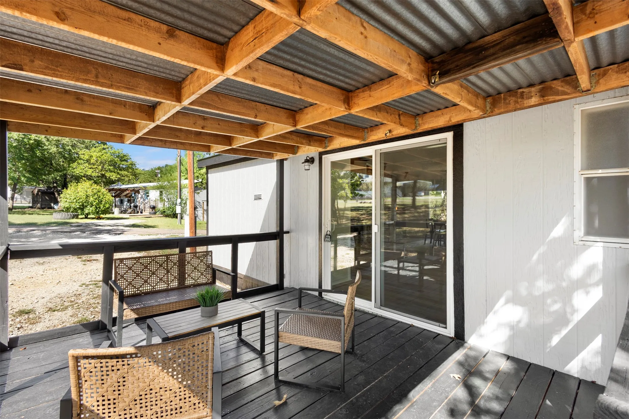 Mobile Home For Sale in Johnson County , 445 Fortune Road, Alvarado, Texas 76009, 3 Bedroom, 2 Bathroom, Garage spaces, 1,848 Sqft, built in 1997, mls#21404001, Real Estate Agent in Alvarado, Homes For Sale in Johnson county, Homes For Sale in Alvarado, Realtor in Alvarado Texas, Real Estate Brokerage Independent Realty Texas, Luminita Cordes Realtor