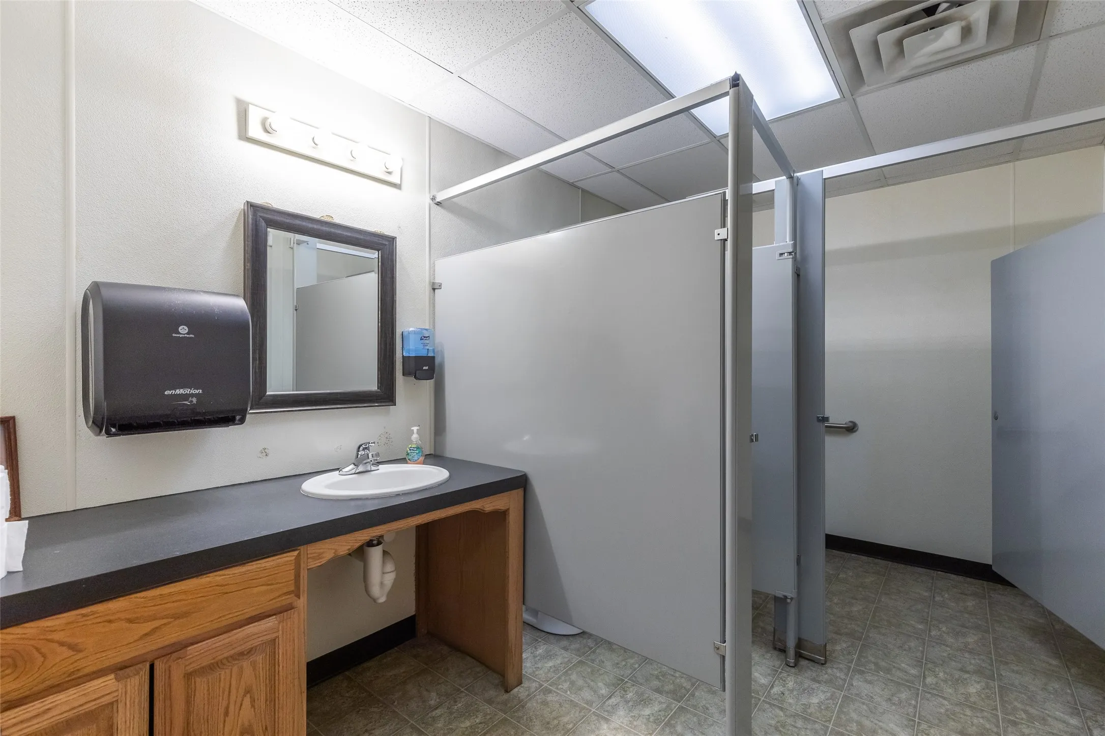 Industrial For Sale in Taylor County , 6502 Military Drive, Abilene, Texas 79605, 0, 0, Garage spaces, 0 Sqft, built in 2006, mls#21404457, Real Estate Agent in Abilene, Homes For Sale in Taylor county, Homes For Sale in Abilene, Realtor in Abilene Texas, Real Estate Brokerage Independent Realty Texas, Luminita Cordes Realtor