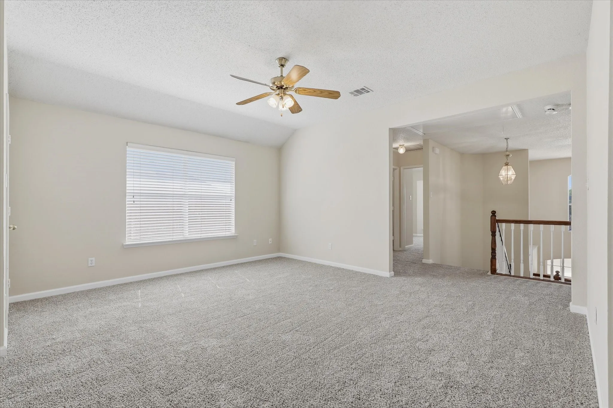 Single Family Residence For Sale in Dallas County , 1814 Oak Bend Lane, Garland, Texas 75040, 3 Bedroom, 3 Bathroom, 2 Garage spaces, 2,391 Sqft, built in 1998, mls#21407351, Real Estate Agent in Garland, Homes For Sale in Dallas county, Homes For Sale in Garland, Realtor in Garland Texas, Real Estate Brokerage Independent Realty Texas, Luminita Cordes Realtor