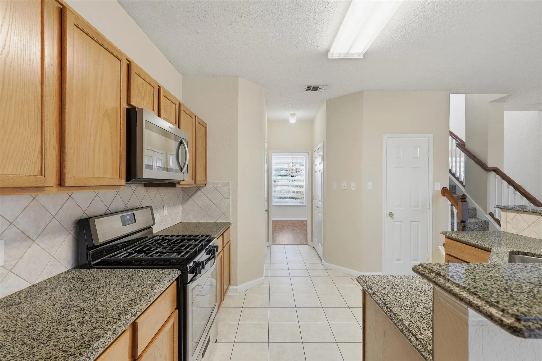 Single Family Residence For Sale in Dallas County , 1814 Oak Bend Lane, Garland, Texas 75040, 3 Bedroom, 3 Bathroom, 2 Garage spaces, 2,391 Sqft, built in 1998, mls#21407351, Real Estate Agent in Garland, Homes For Sale in Dallas county, Homes For Sale in Garland, Realtor in Garland Texas, Real Estate Brokerage Independent Realty Texas, Luminita Cordes Realtor