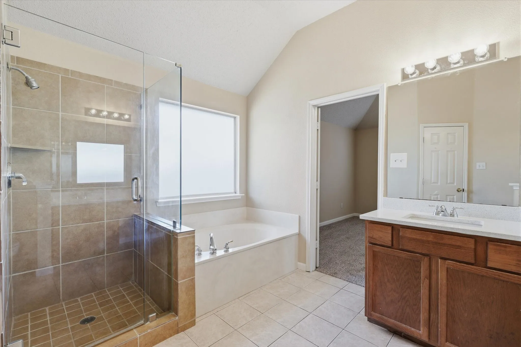 Single Family Residence For Sale in Dallas County , 1814 Oak Bend Lane, Garland, Texas 75040, 3 Bedroom, 3 Bathroom, 2 Garage spaces, 2,391 Sqft, built in 1998, mls#21407351, Real Estate Agent in Garland, Homes For Sale in Dallas county, Homes For Sale in Garland, Realtor in Garland Texas, Real Estate Brokerage Independent Realty Texas, Luminita Cordes Realtor
