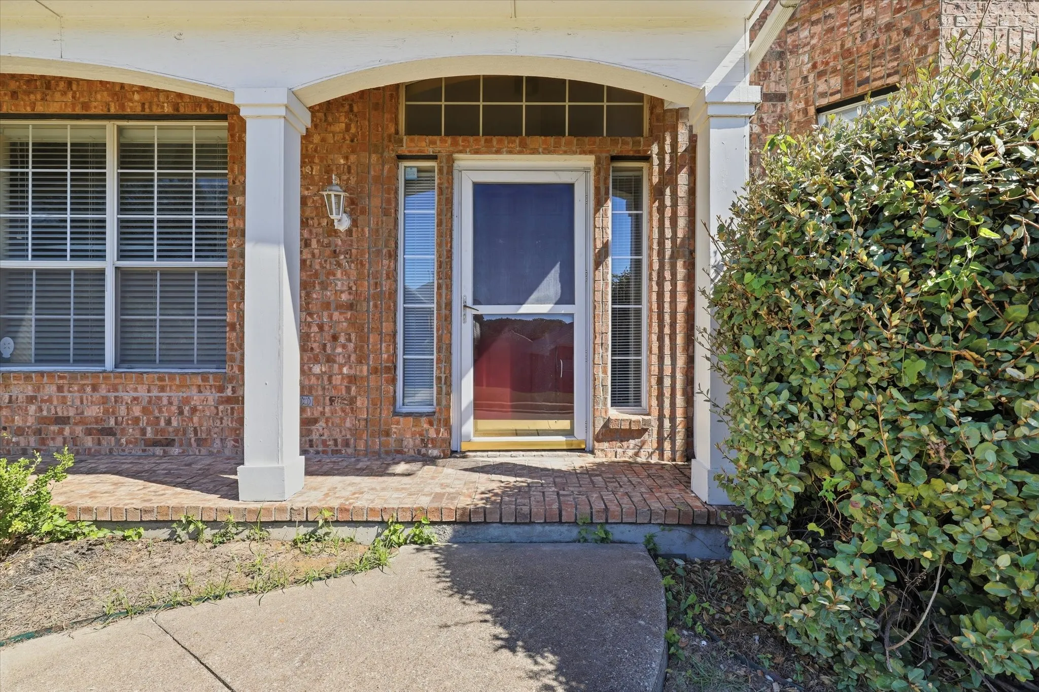 Single Family Residence For Sale in Dallas County , 1814 Oak Bend Lane, Garland, Texas 75040, 3 Bedroom, 3 Bathroom, 2 Garage spaces, 2,391 Sqft, built in 1998, mls#21407351, Real Estate Agent in Garland, Homes For Sale in Dallas county, Homes For Sale in Garland, Realtor in Garland Texas, Real Estate Brokerage Independent Realty Texas, Luminita Cordes Realtor