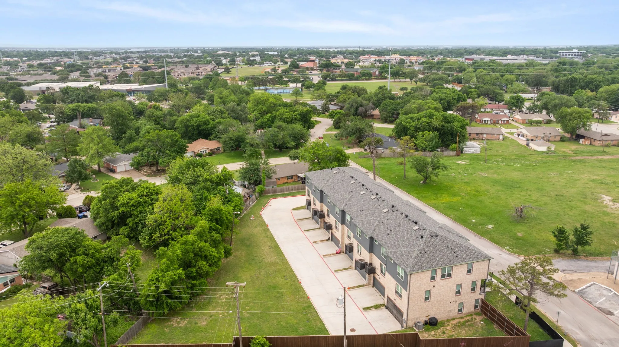Single Family Residence For Rent in Tarrant County , 1603 Mignon Drive, Arlington, Texas 76010, 3 Bedroom, 4 Bathroom, 2 Garage spaces, 2,250 Sqft, built in 2022, mls#21407320, Real Estate Agent in Arlington, Homes For Rent in Tarrant county, Homes For Rent in Arlington, Realtor in Arlington Texas, Real Estate Brokerage Independent Realty Texas, Luminita Cordes Realtor
