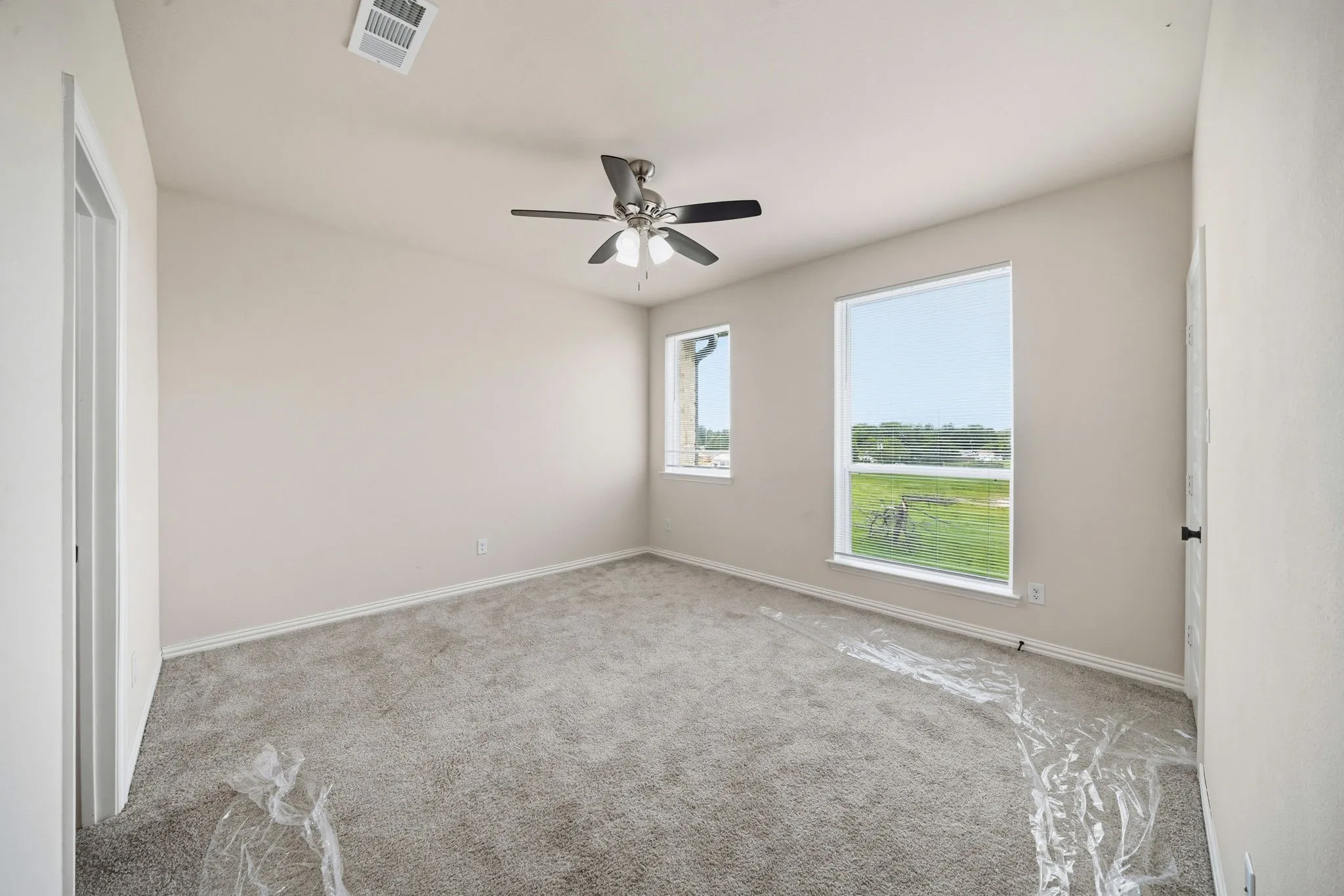 Single Family Residence For Rent in Tarrant County , 1603 Mignon Drive, Arlington, Texas 76010, 3 Bedroom, 4 Bathroom, 2 Garage spaces, 2,250 Sqft, built in 2022, mls#21407320, Real Estate Agent in Arlington, Homes For Rent in Tarrant county, Homes For Rent in Arlington, Realtor in Arlington Texas, Real Estate Brokerage Independent Realty Texas, Luminita Cordes Realtor