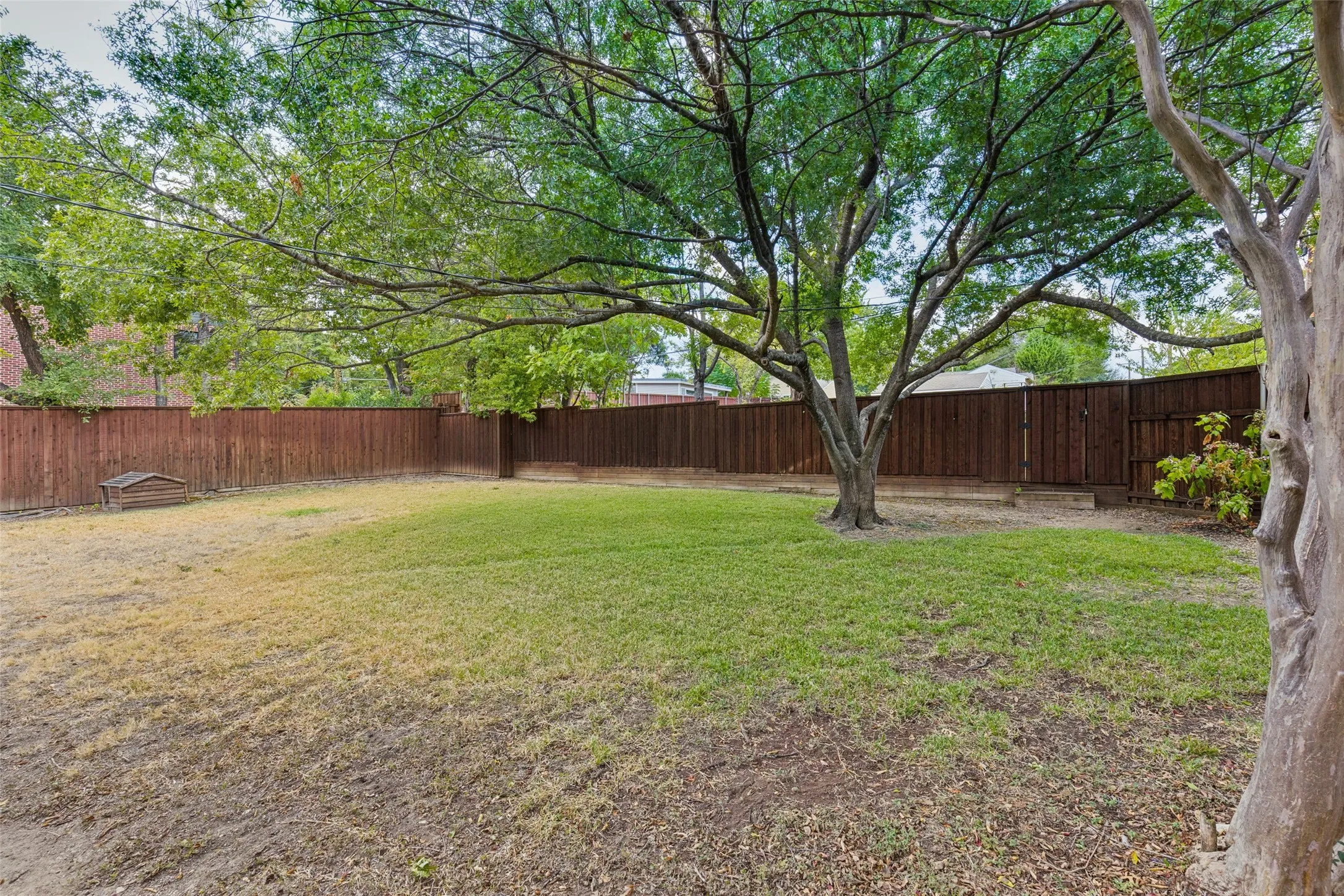 Improved Land For Sale in Dallas County , 9345 E Lake Highlands Drive, Dallas, Texas 75218, 0, 0, Garage spaces, 0 Sqft, built in 1955, mls#21401351, Real Estate Agent in Dallas, Homes For Sale in Dallas county, Homes For Sale in Dallas, Realtor in Dallas Texas, Real Estate Brokerage Independent Realty Texas, Luminita Cordes Realtor