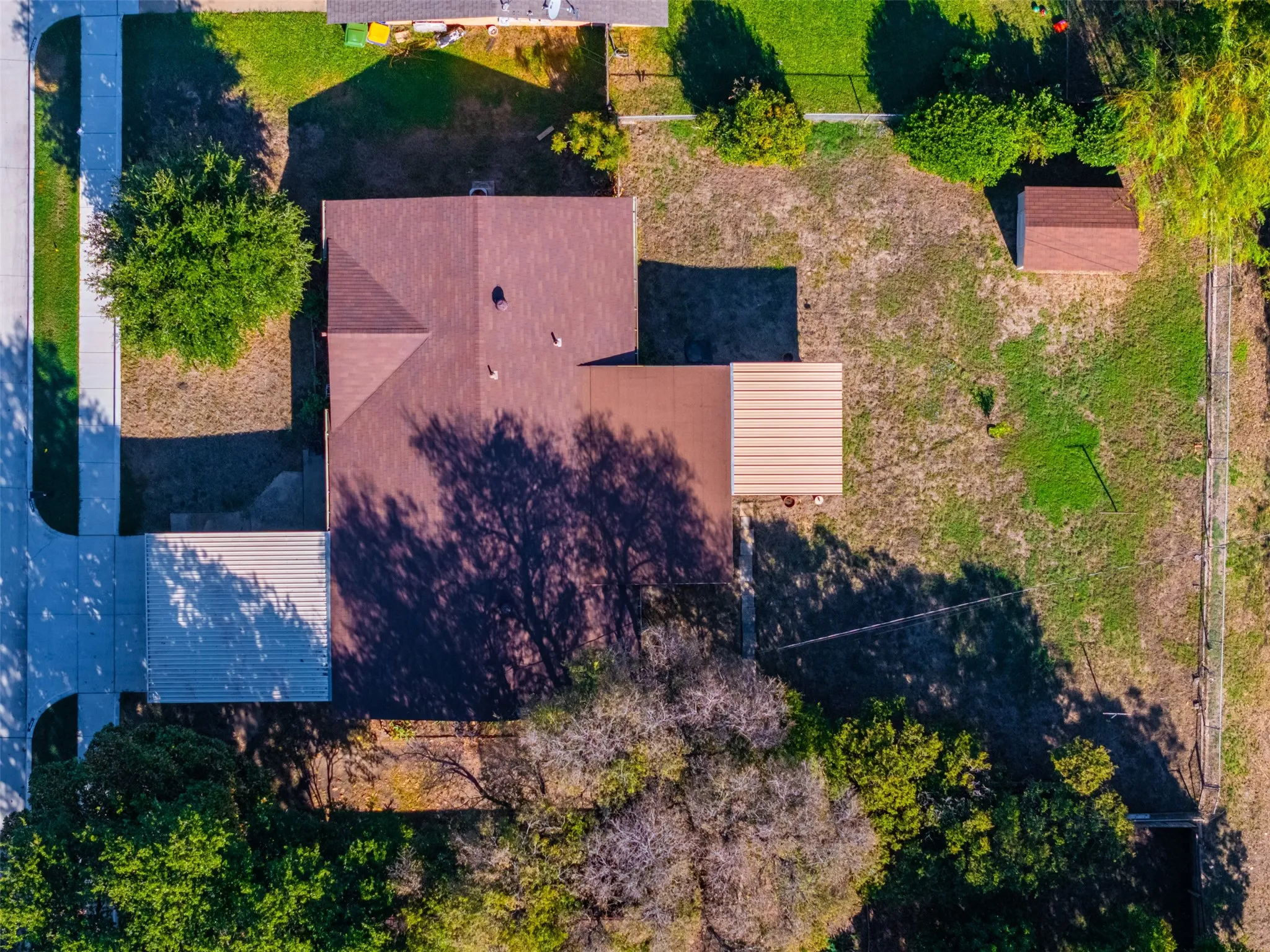 Single Family Residence For Sale in Tarrant County , 6616 Summertime Lane, Watauga, Texas 76148, 3 Bedroom, 2 Bathroom, 2 Garage spaces, 1,104 Sqft, built in 1967, mls#21407119, Real Estate Agent in Watauga, Homes For Sale in Tarrant county, Homes For Sale in Watauga, Realtor in Watauga Texas, Real Estate Brokerage Independent Realty Texas, Luminita Cordes Realtor